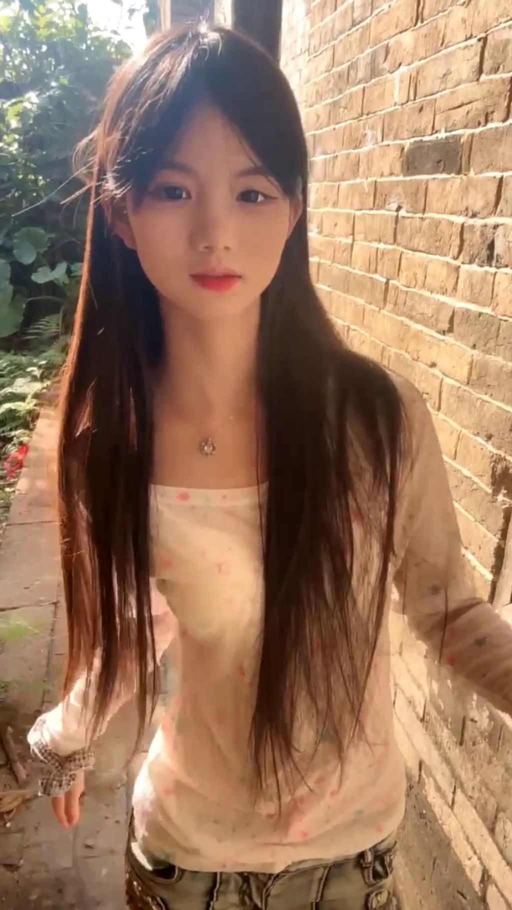 水嫩宝宝: 农村07年美少女 户外跳蛋 勾搭隔壁油腻大叔 2 水嫩宝宝: 农村07年美少女 户外跳蛋 勾搭隔壁油腻大叔