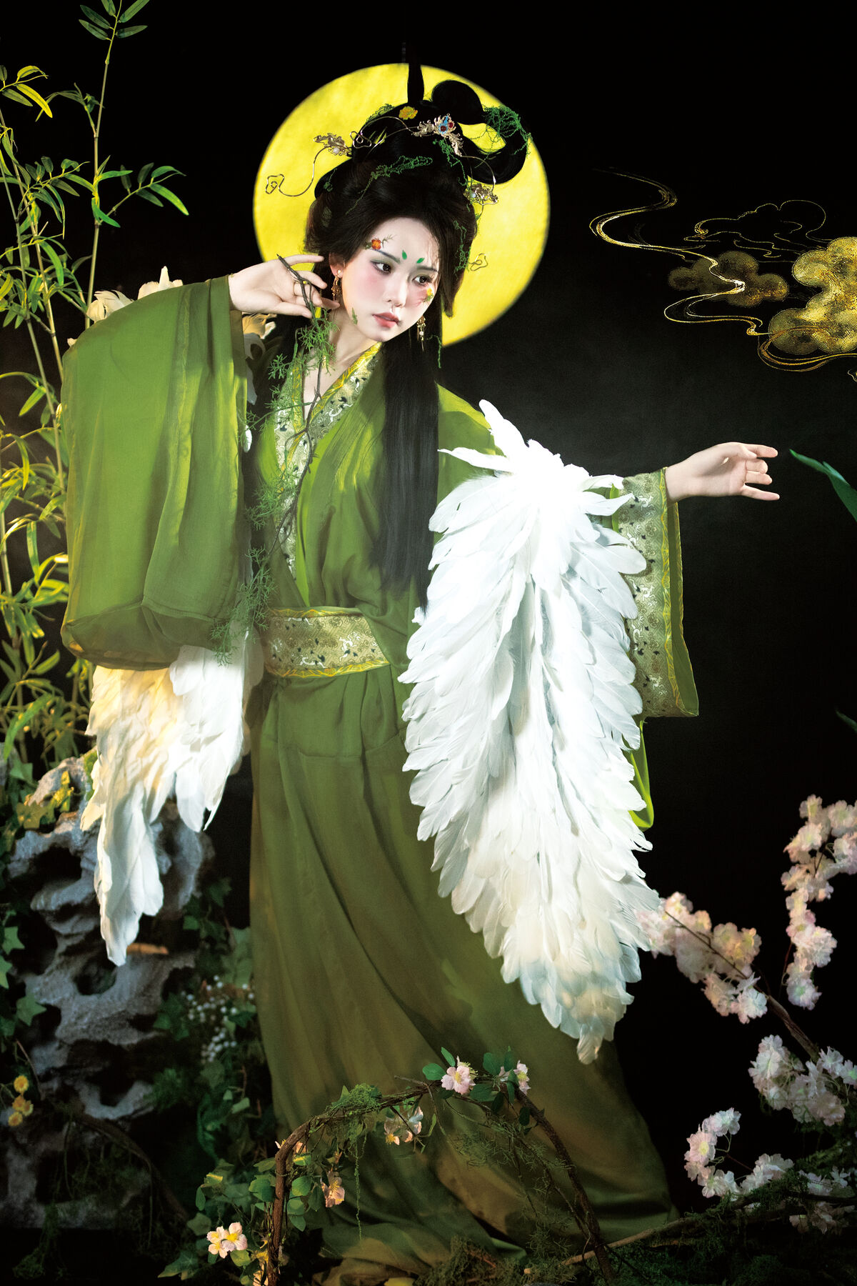 YiTuYu艺图语 Vol.10298 Fei Teng De Mi Zhou