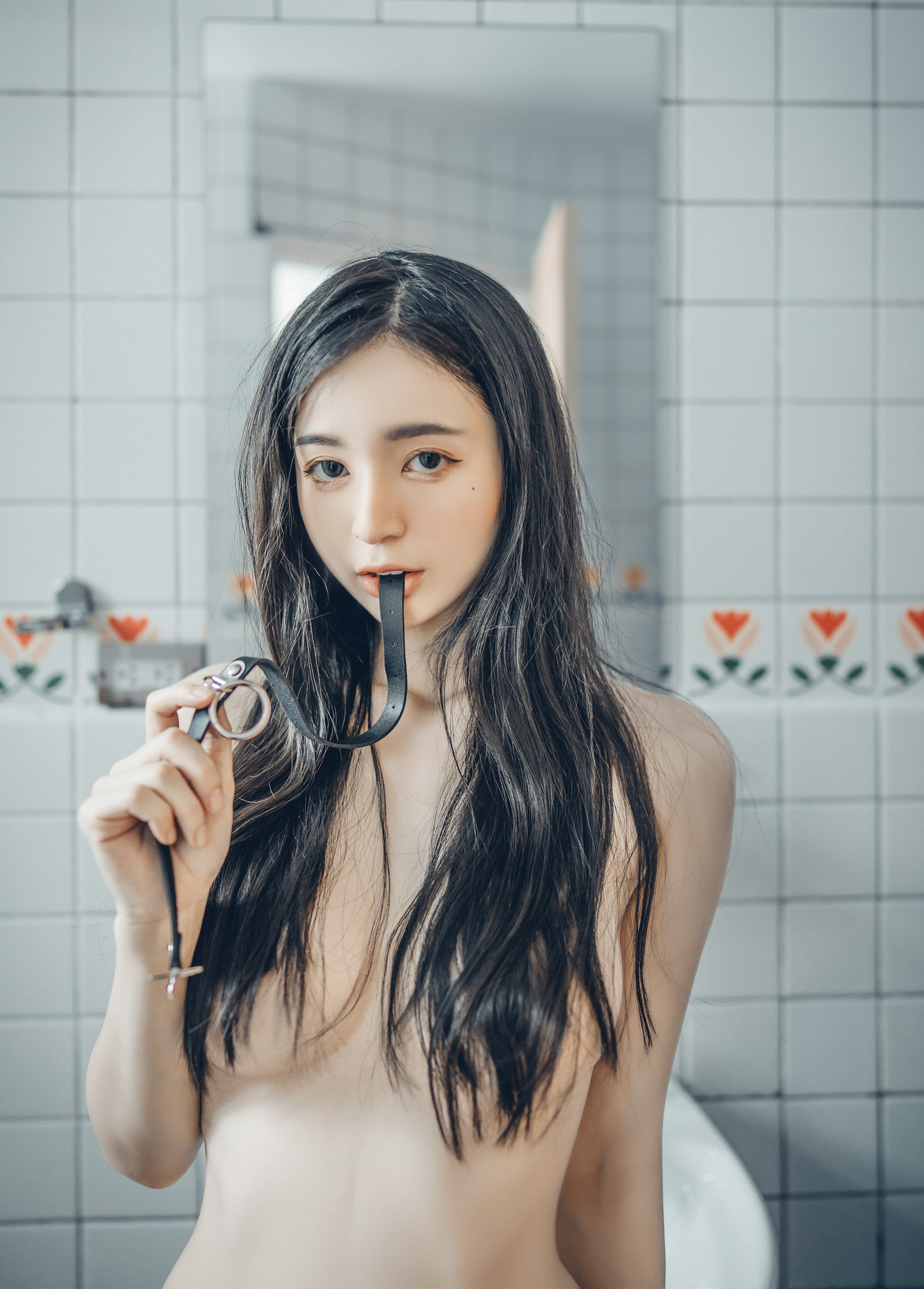 [JVID] 辰辰 – 终于约到女神泡汤-浴巾一直掉-最后不穿了直接拍