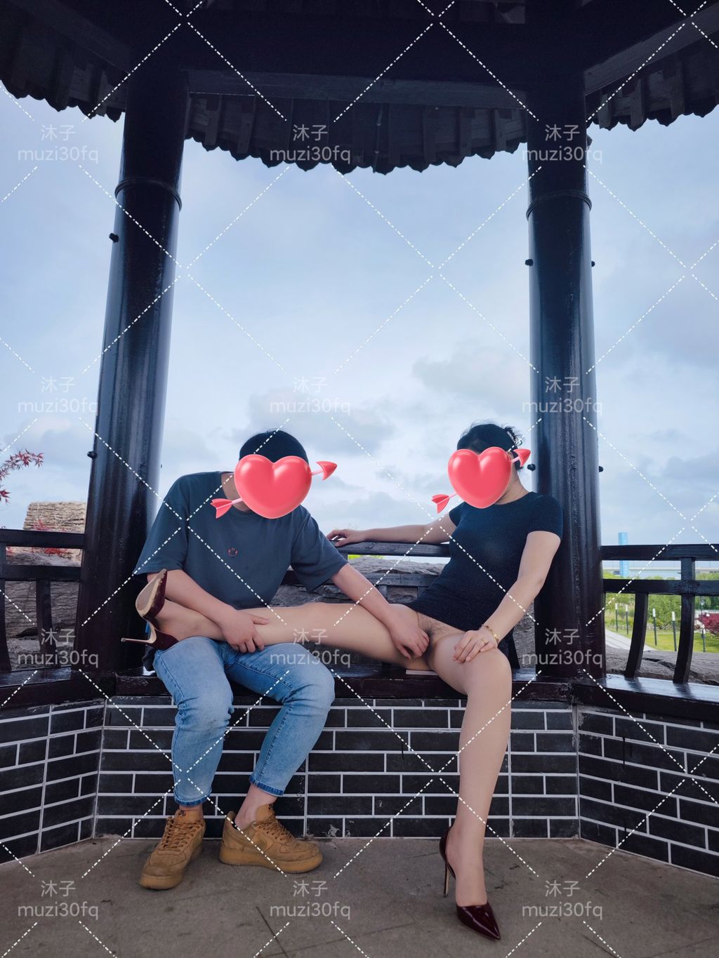 [OtherXXX] 沐子： 人前露出极品人妻