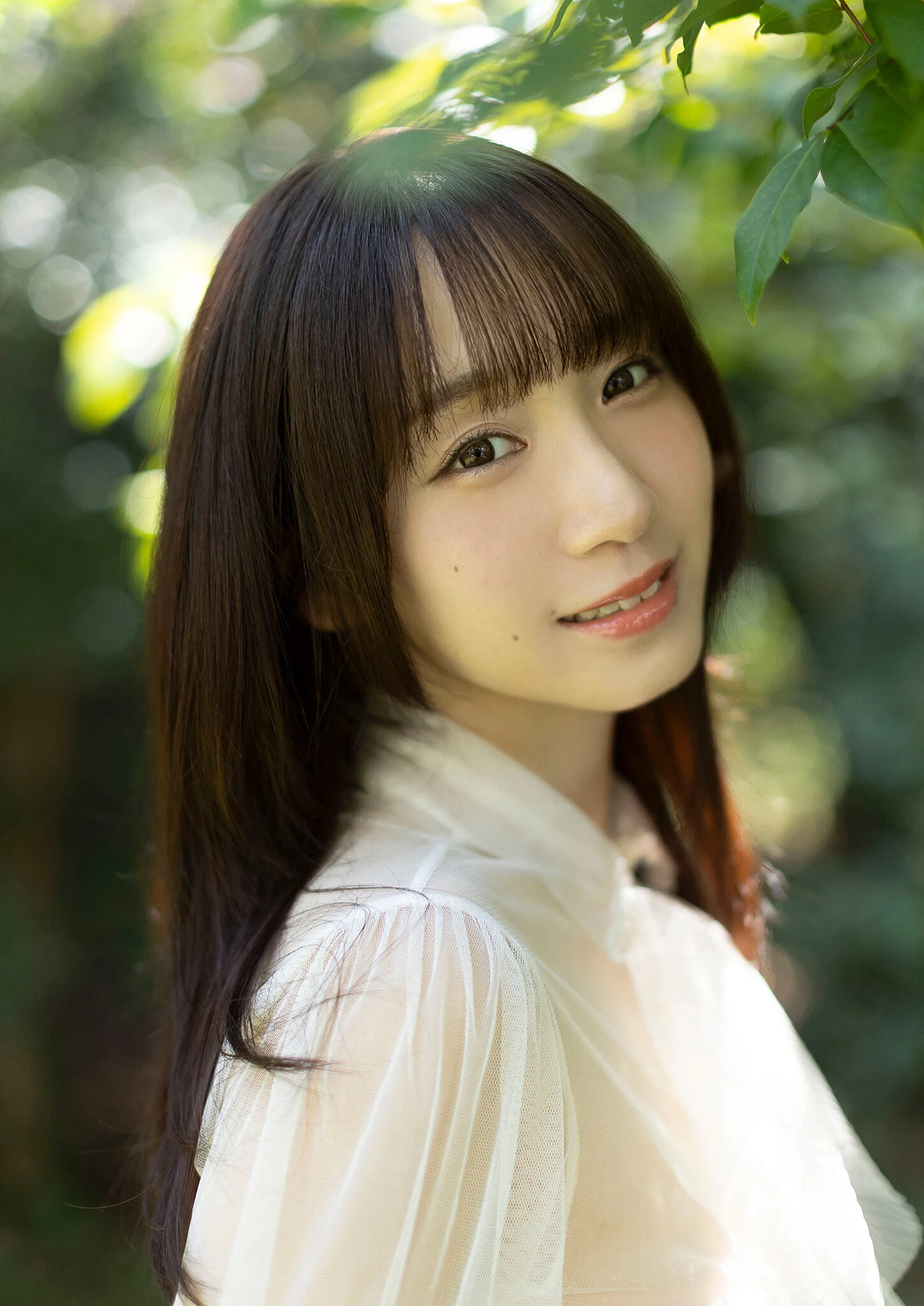 Moe Iori 伊織もえ, 写真集 スピサン グラビアフォトブック [幽かな休日]