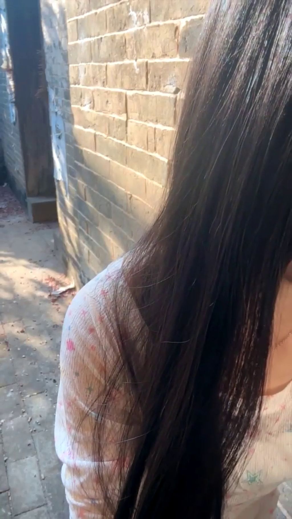 水嫩宝宝: 农村07年美少女 户外跳蛋 勾搭隔壁油腻大叔 24 水嫩宝宝: 农村07年美少女 户外跳蛋 勾搭隔壁油腻大叔