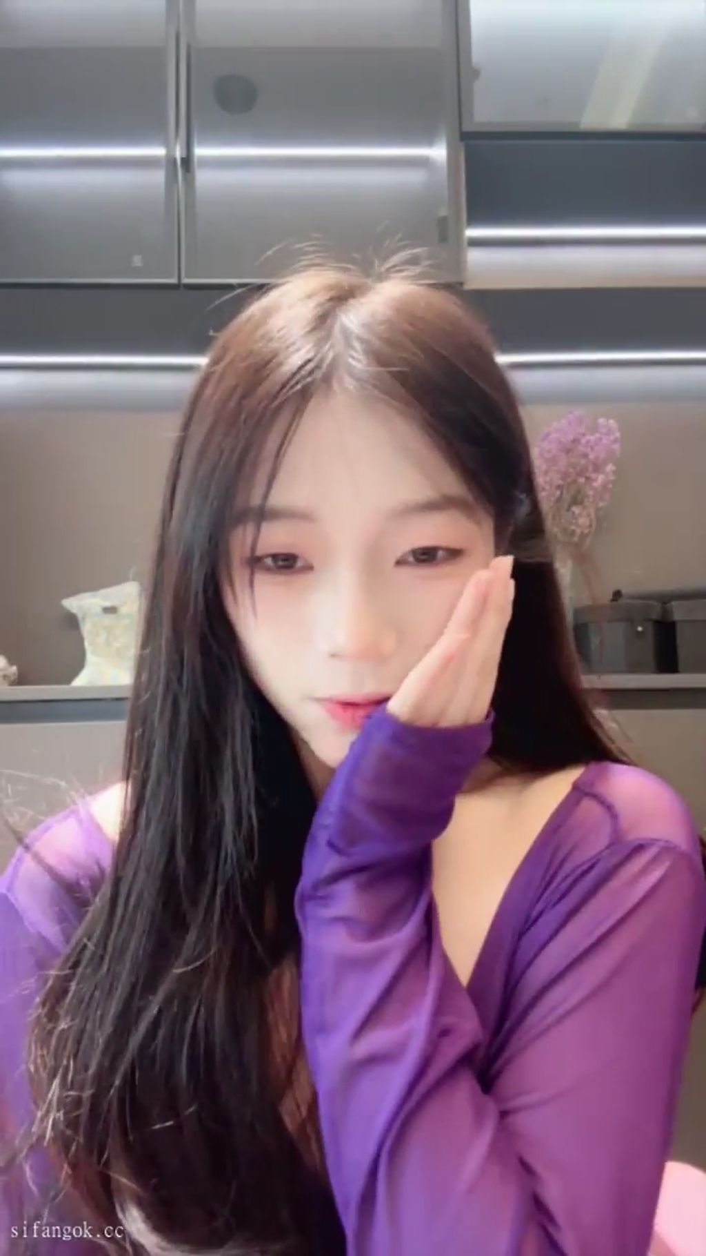 吧啦： 清纯少女下海 边跳边脱光光