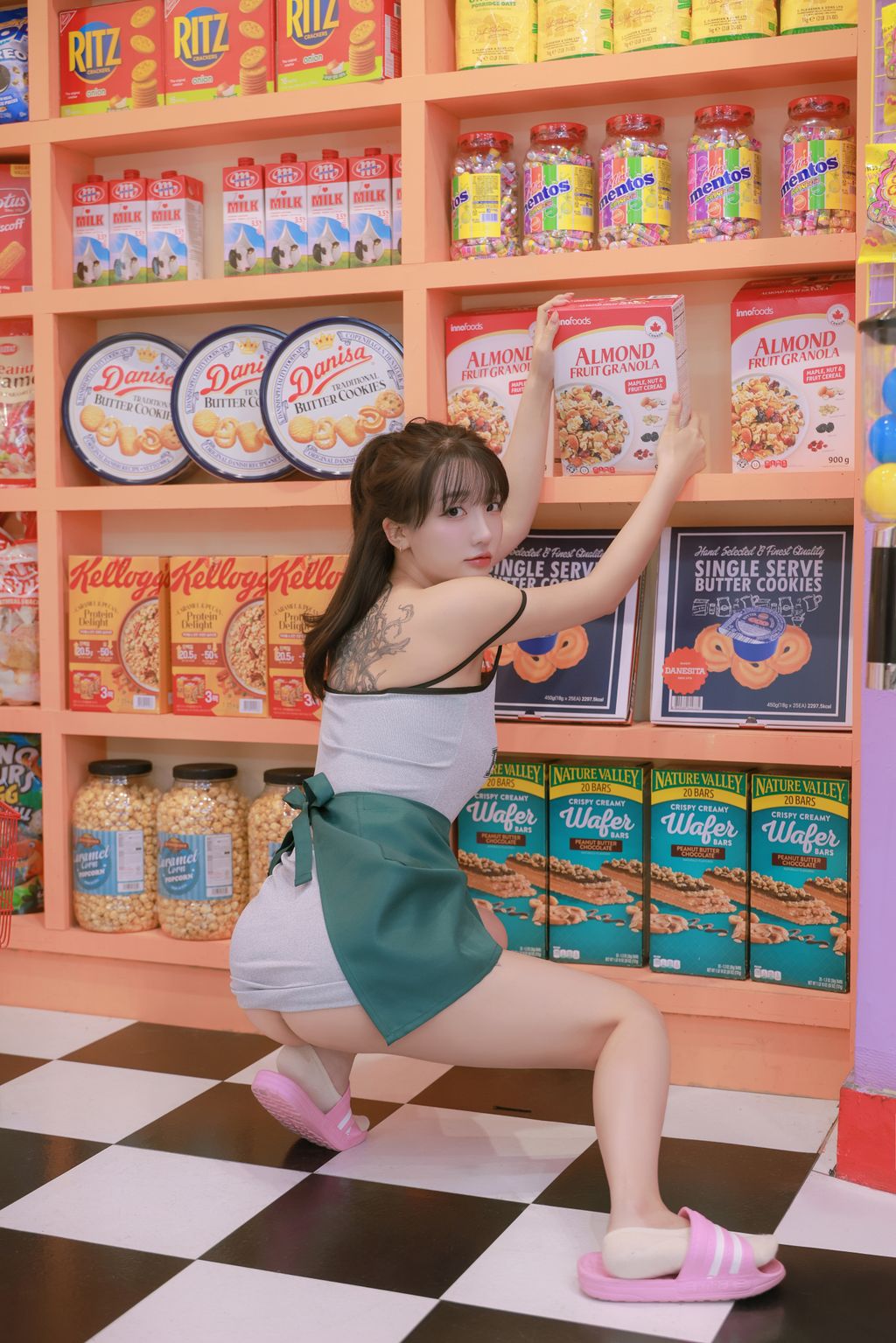 Son Ye-Eun (손예은): Night Shift 2 Son Ye-Eun (손예은): Night Shift
