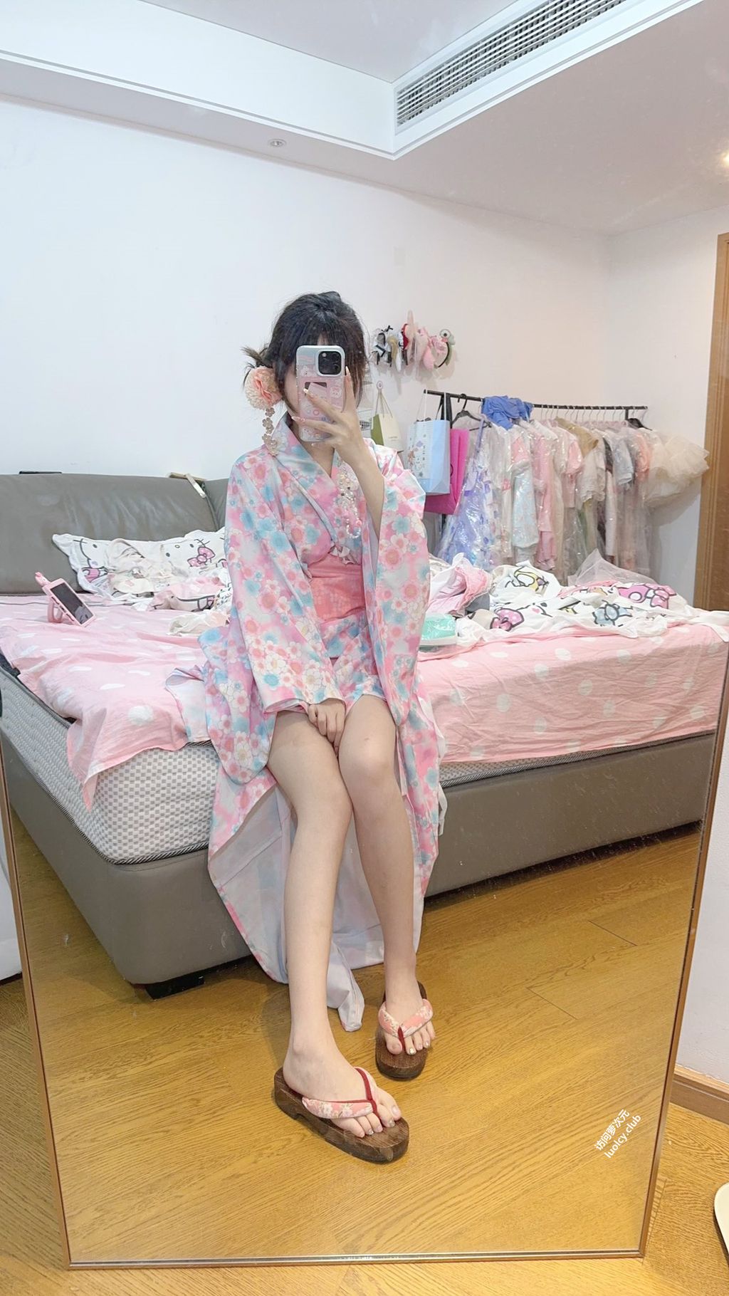 [OtherXXX] 呆呆(小粉馒头)： Cos大奶白虎萝莉 极品福利姬