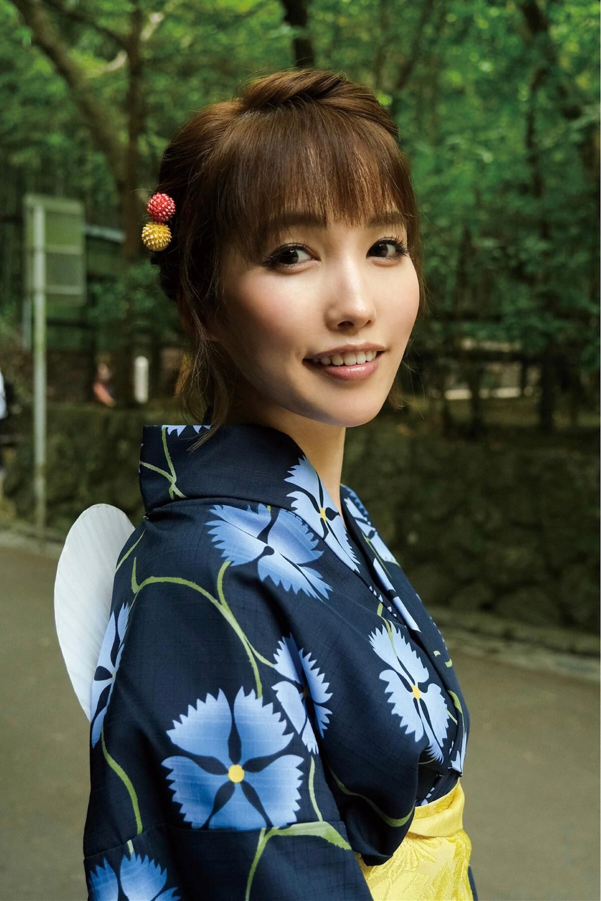 Shiori Tokunaga 徳永しおり - Travel Guide 旅のしおり