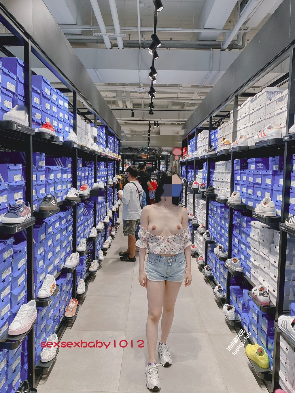 [OtherXXX] 薇安安： 极品福利姬 人前露出福利订阅