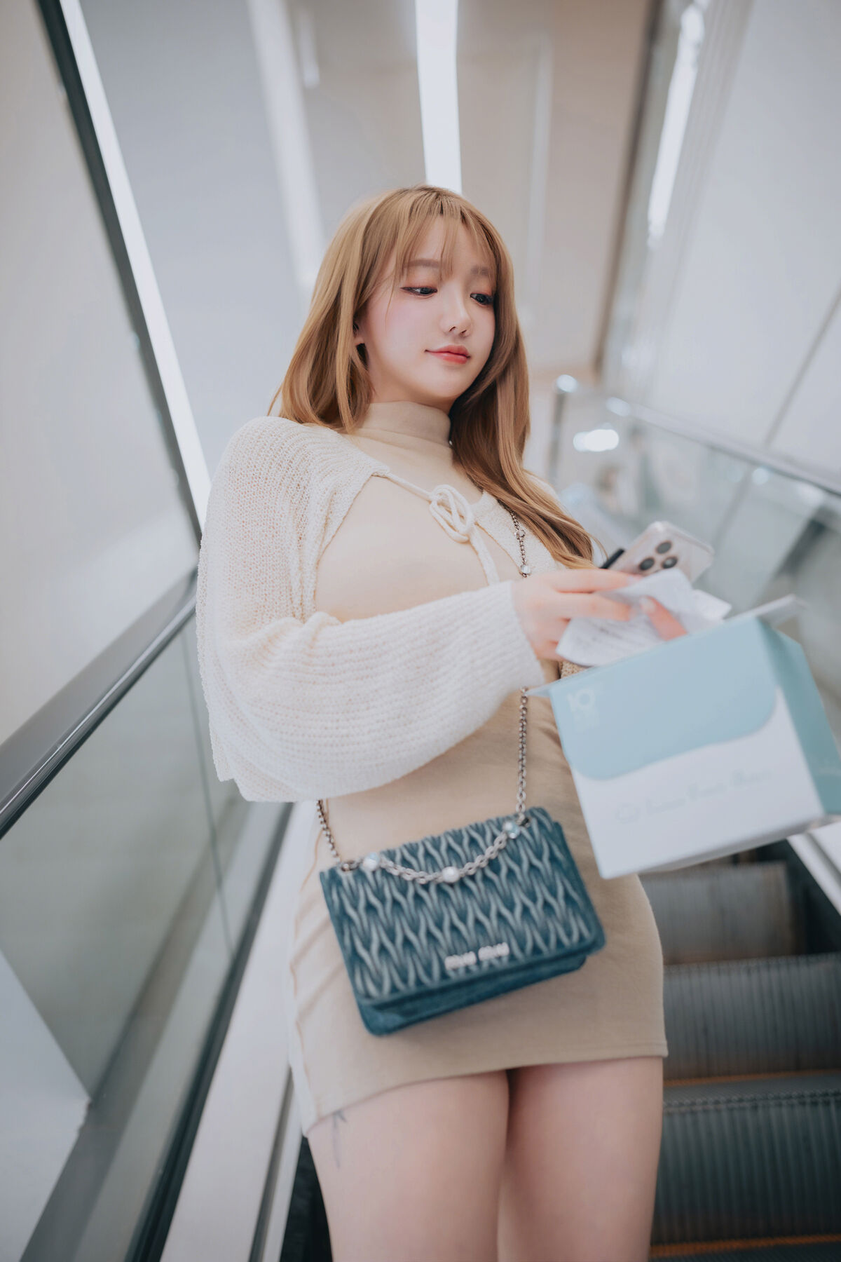 DJAWA Son Ye-Eun 손예은 - Happy Solo Birthday Part01