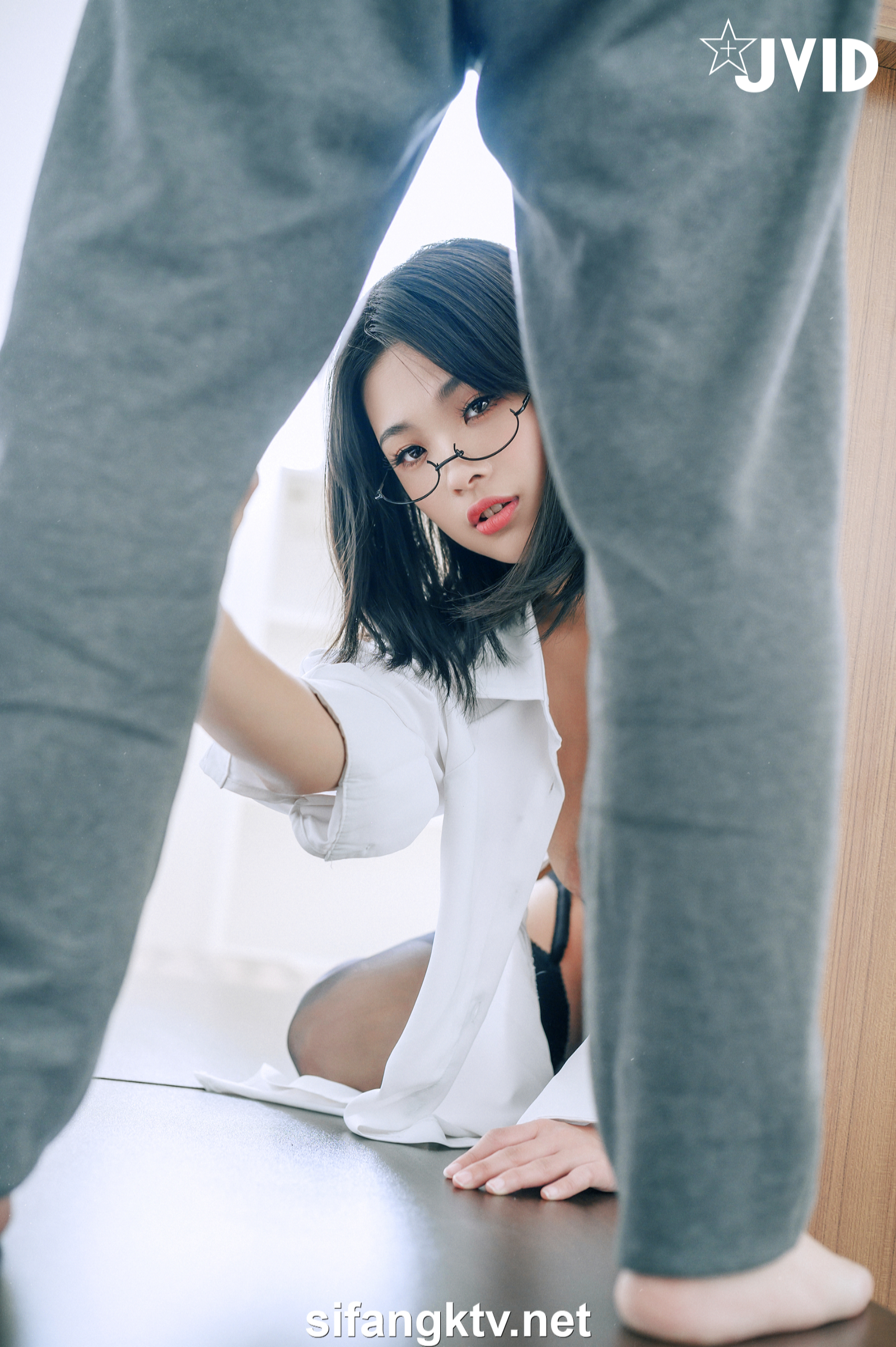 [JVID] 露露咪 – 性愛成癮の性感女教師