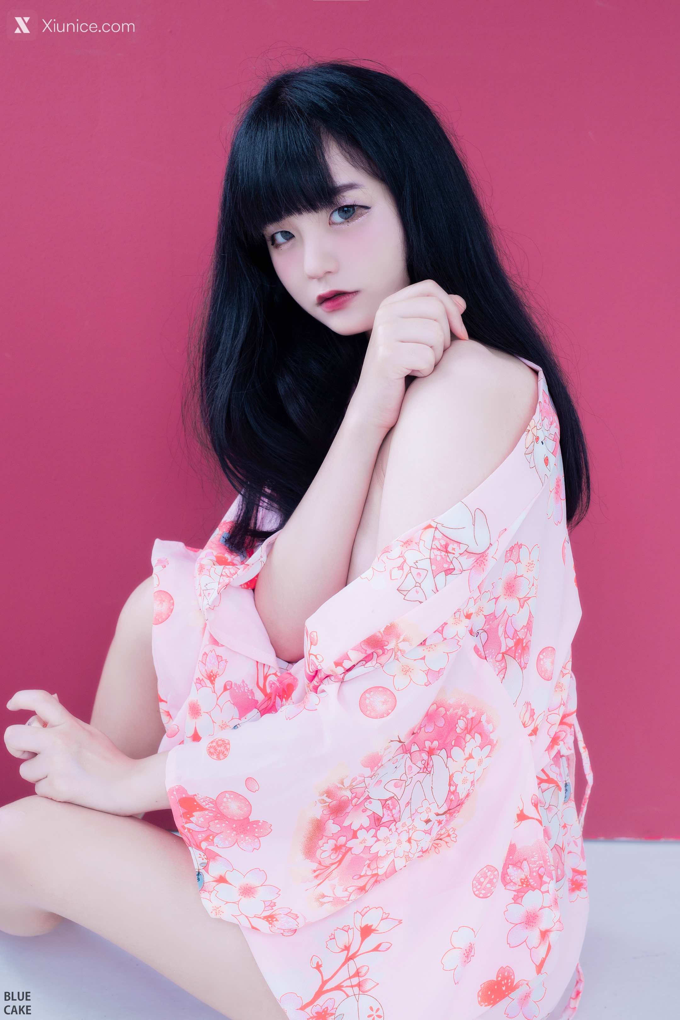 BLUECAKE Jeong Jenny (정제니) – WHITE 4K