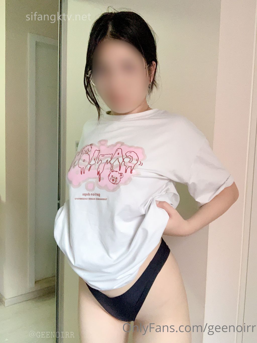 ivylubomb： 大奶白虎一线天 福利姬合集 #02