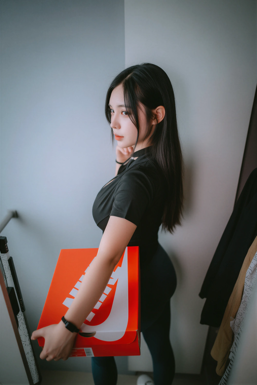 Seoahn 서안 – DJAWA 「What’s Your Size」