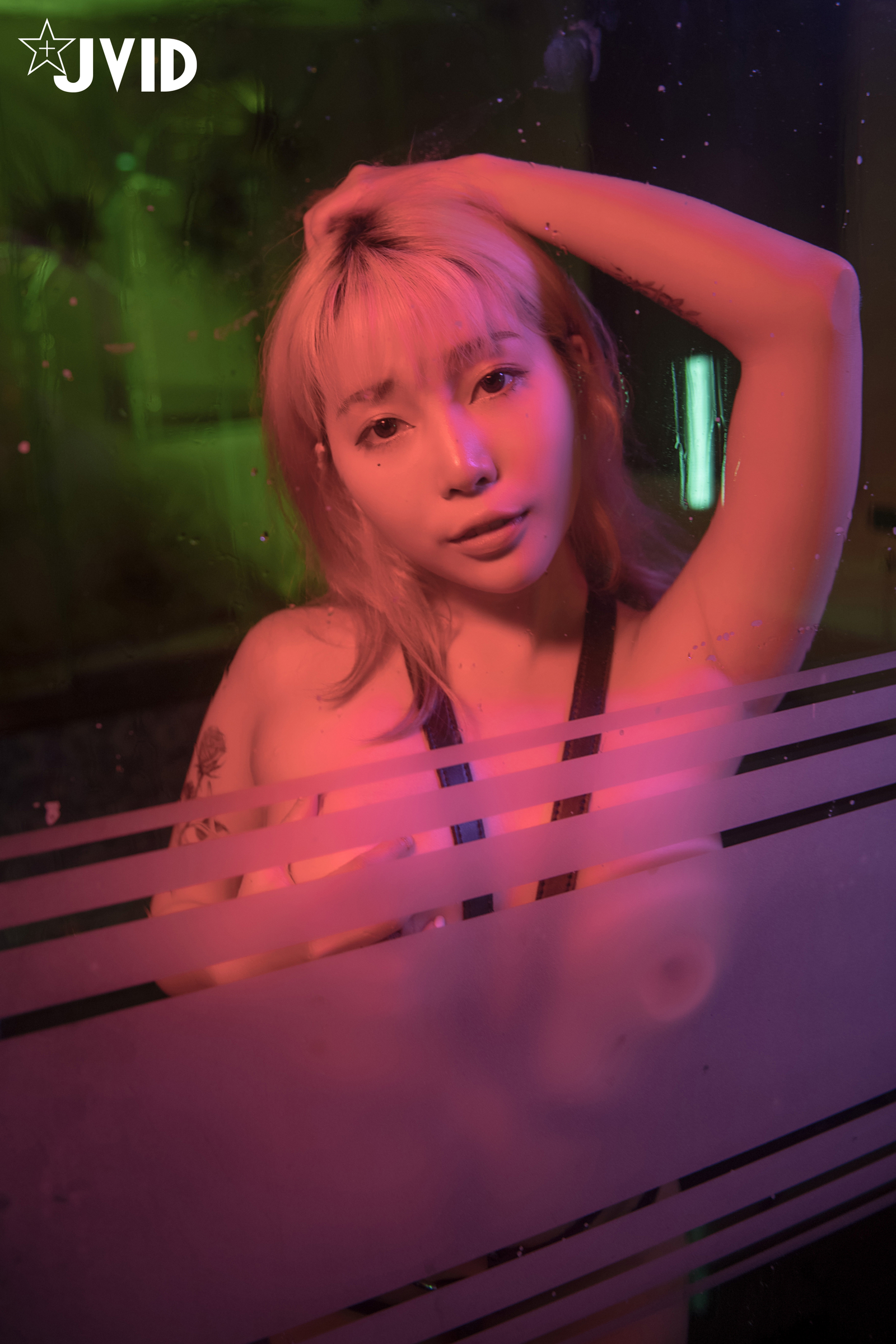 [JVID] Stacy – 摇曳的光影中被束缚的美女渐渐的穴湿了等妳来征服