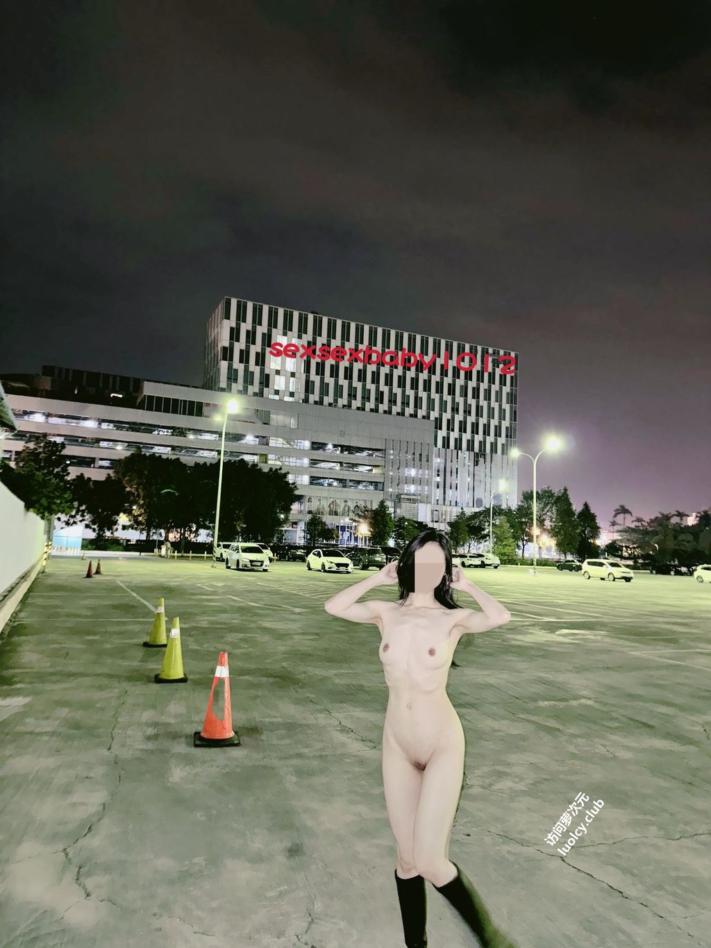[OtherXXX] 薇安安： 极品福利姬 人前露出福利订阅