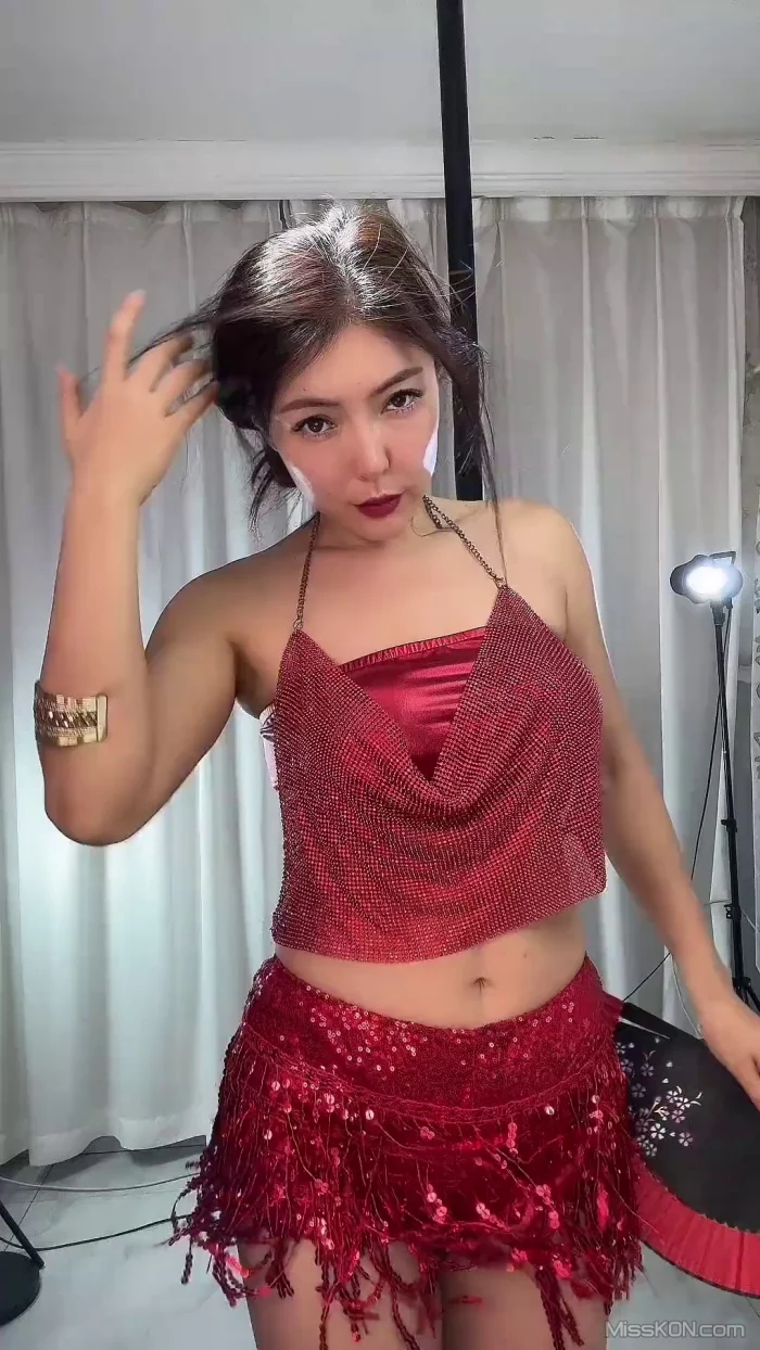 亦妍姐姐: 抖音极品S肥臀身型 钢管舞御姐 2 亦妍姐姐: 抖音极品S肥臀身型 钢管舞御姐