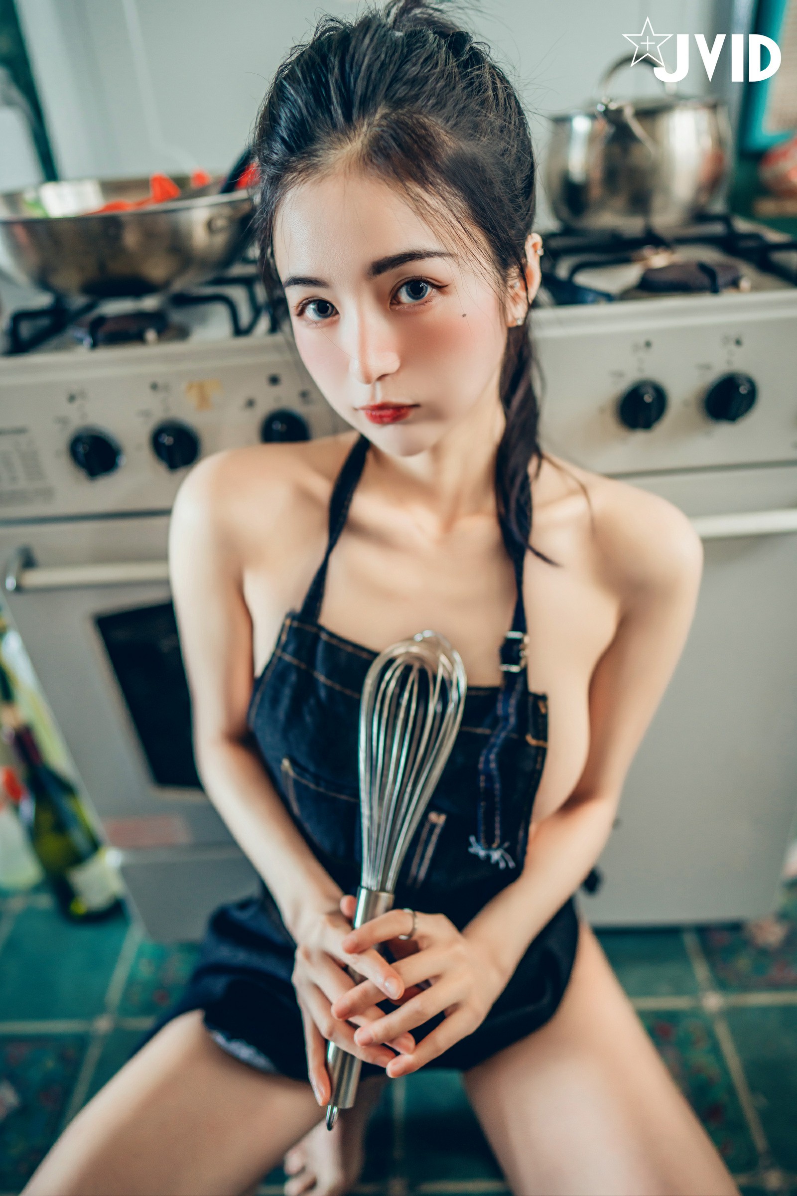 [JVID] 辰辰 – 巨乳嬌妻