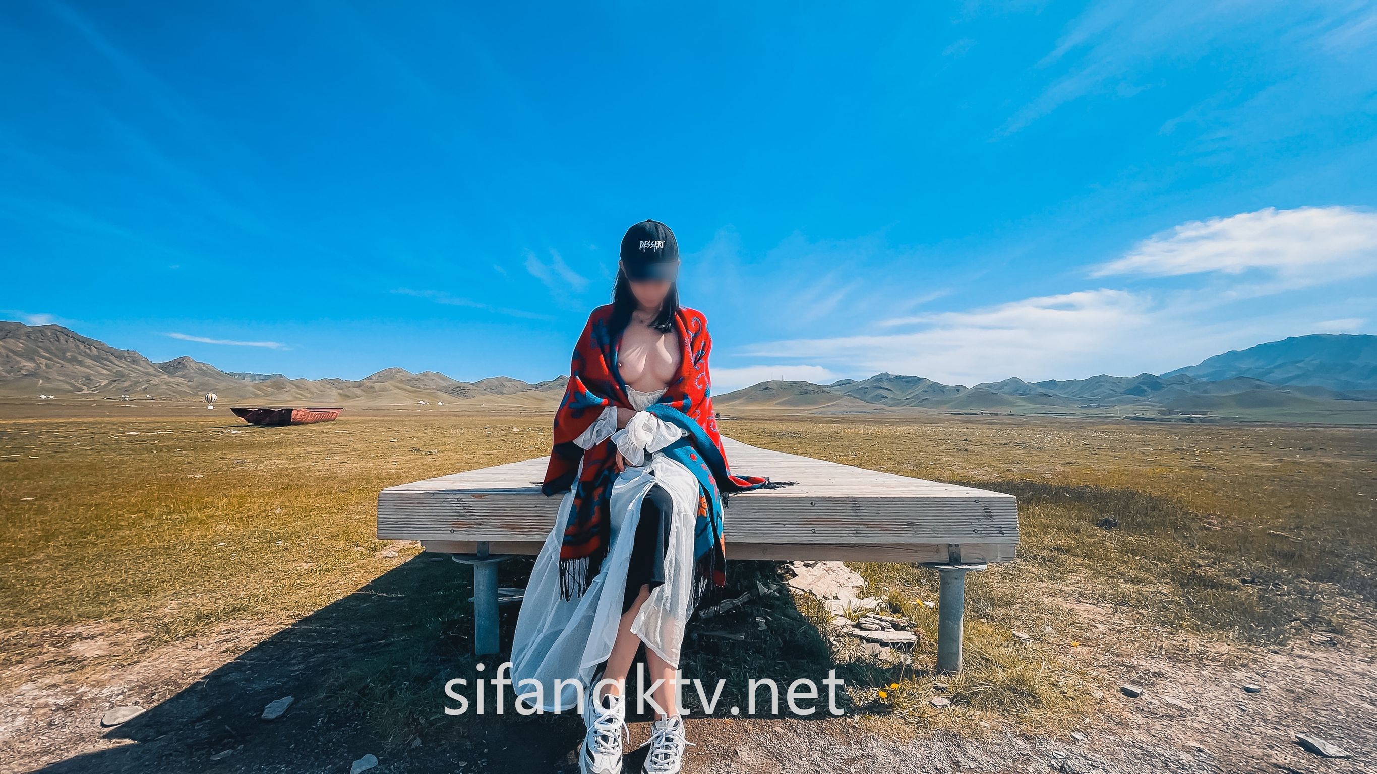 [OtherXXX] 小可爱： 绿帽癖NTR夫妻 旅拍露出