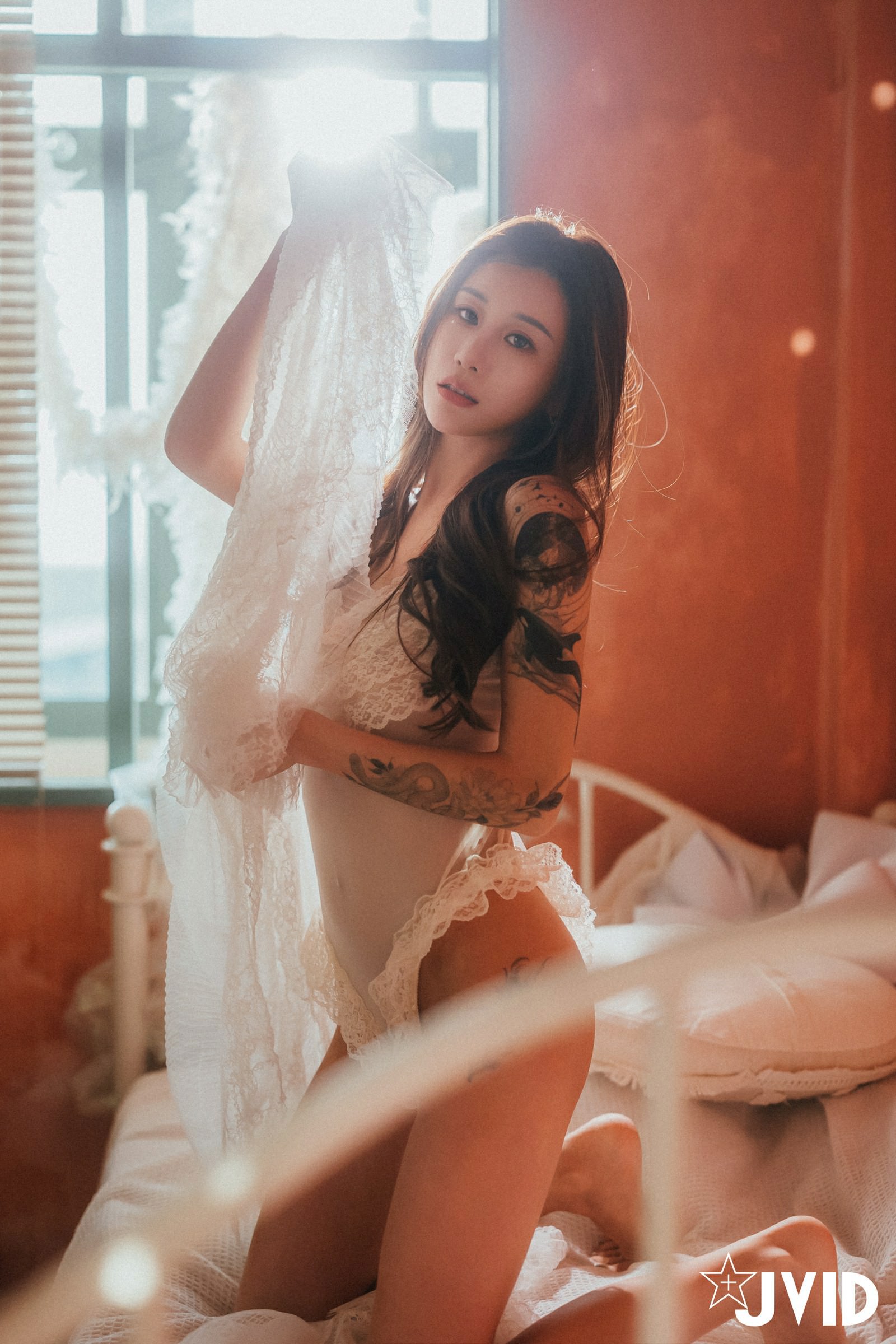 [JVID] Lara 雙囍 – 獨留的時光 與雙囍纏綿在浪漫花房的情緒與身體交流