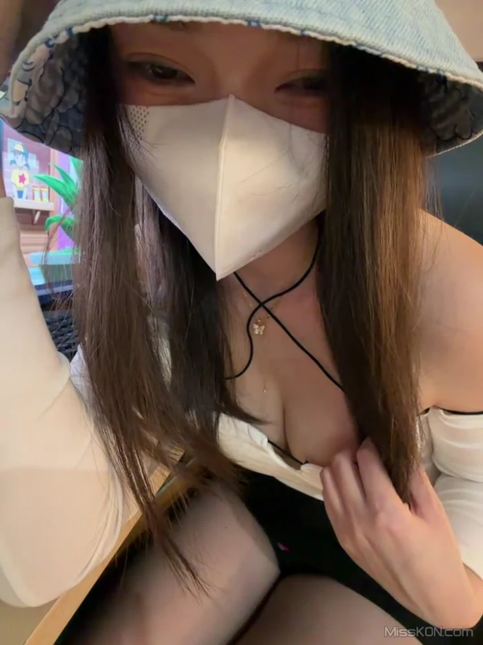 Lucky-cat88： 露出小美女 挑战公共场合露出 高尔夫球场 网吧 出租车 #04