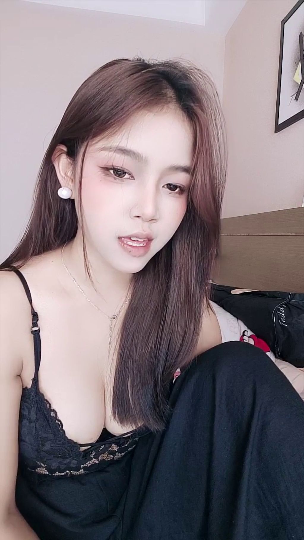 泡芙小笨蛋： 新人G乳尤物下海