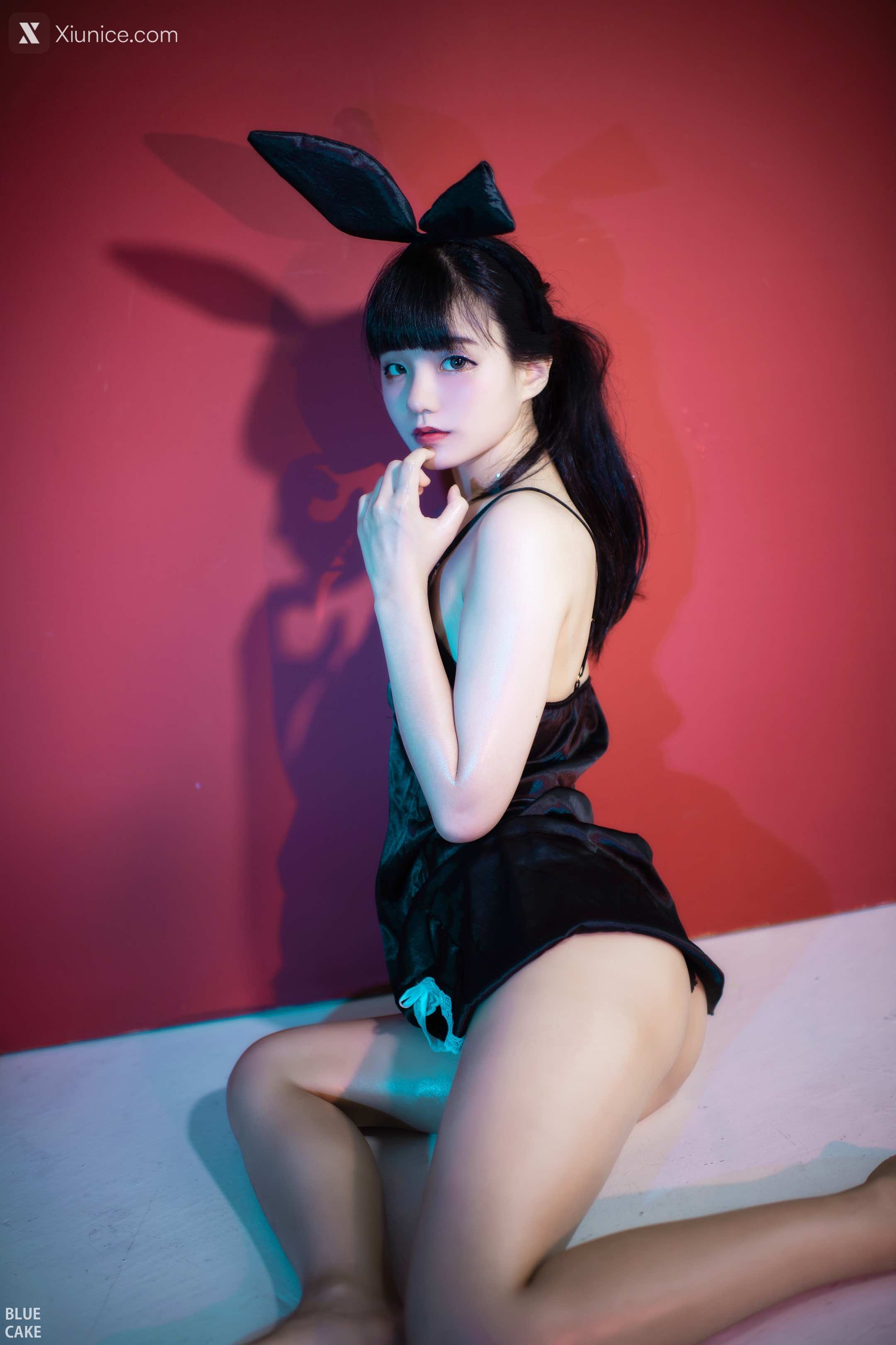 BLUECAKE Jeong Jenny (정제니) – WHITE 4K