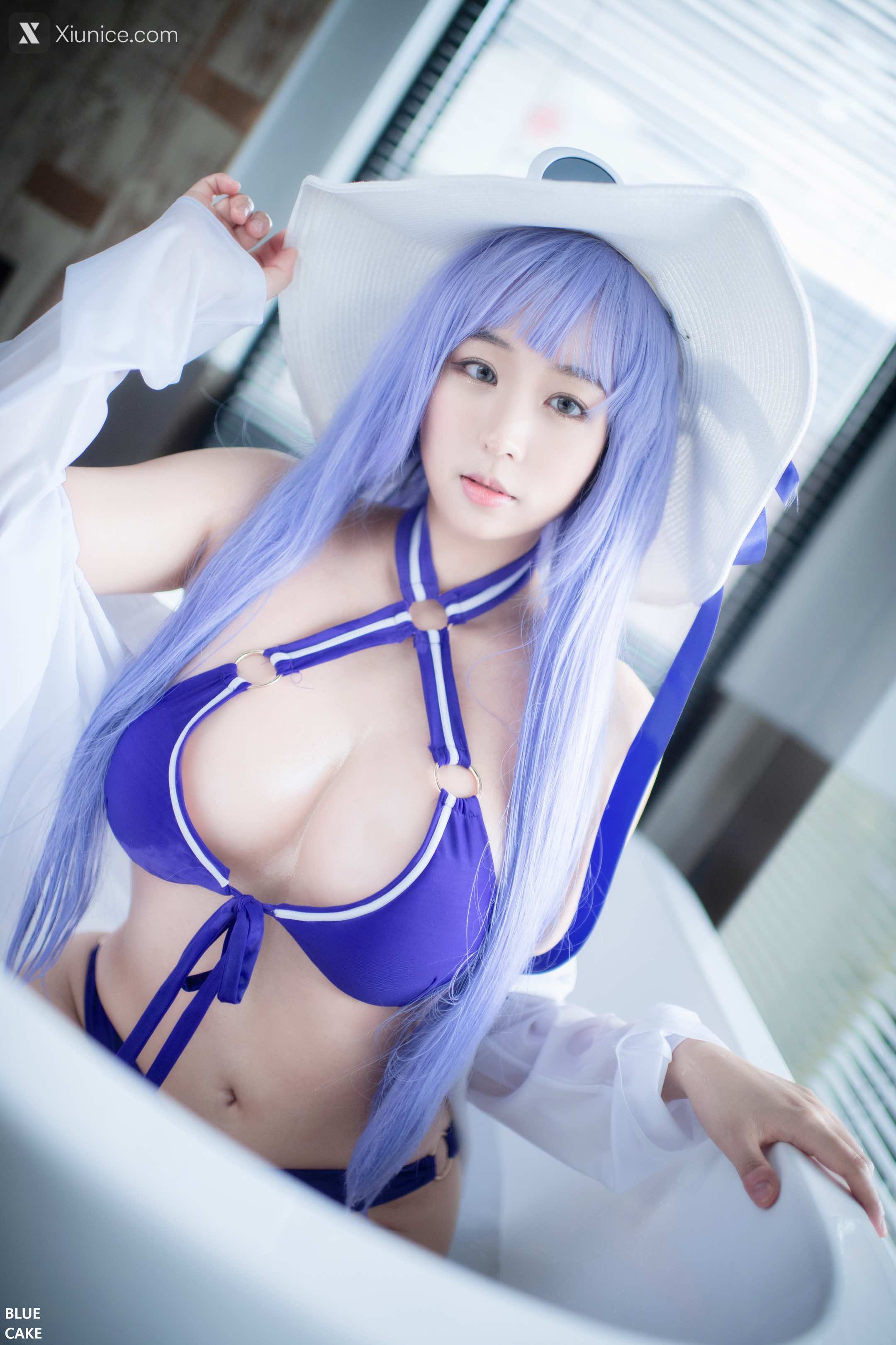 BLUECAKE Nono – Pool Party Caitlyn 4K