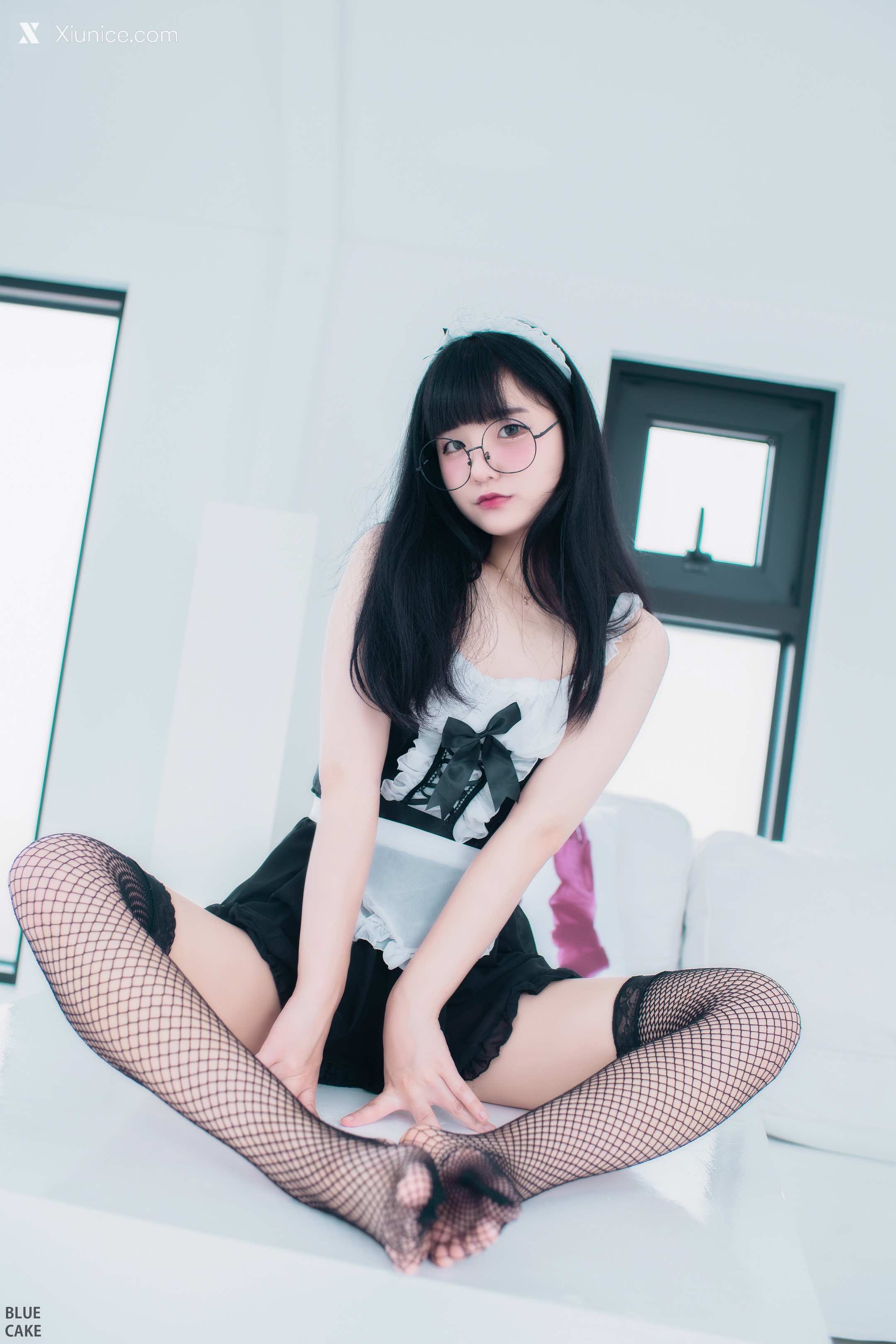 BLUECAKE Jeong Jenny (정제니) – WHITE 4K