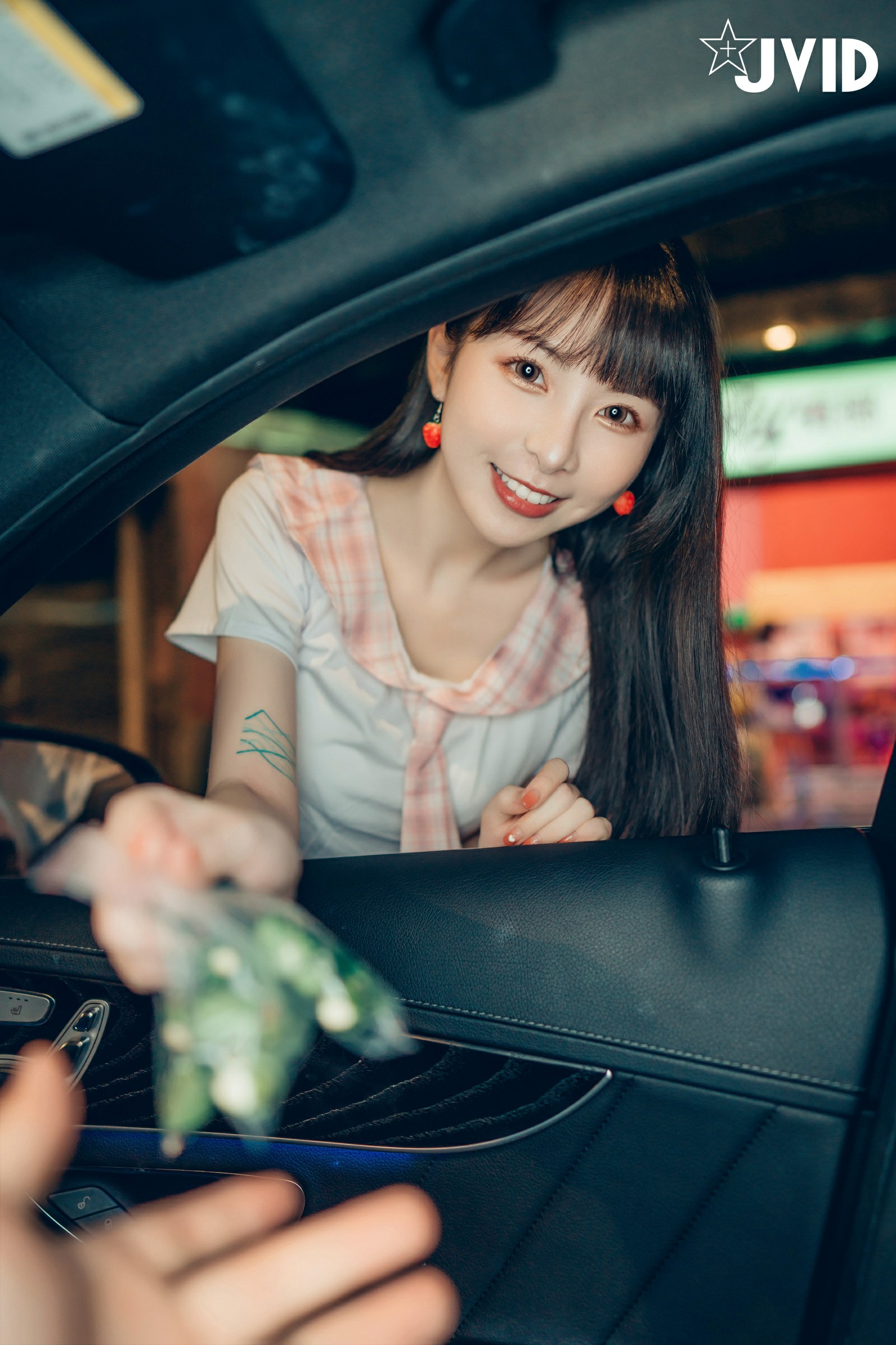 [JVID] 辰辰 & 胎尼 – 檳榔西施情色妄想