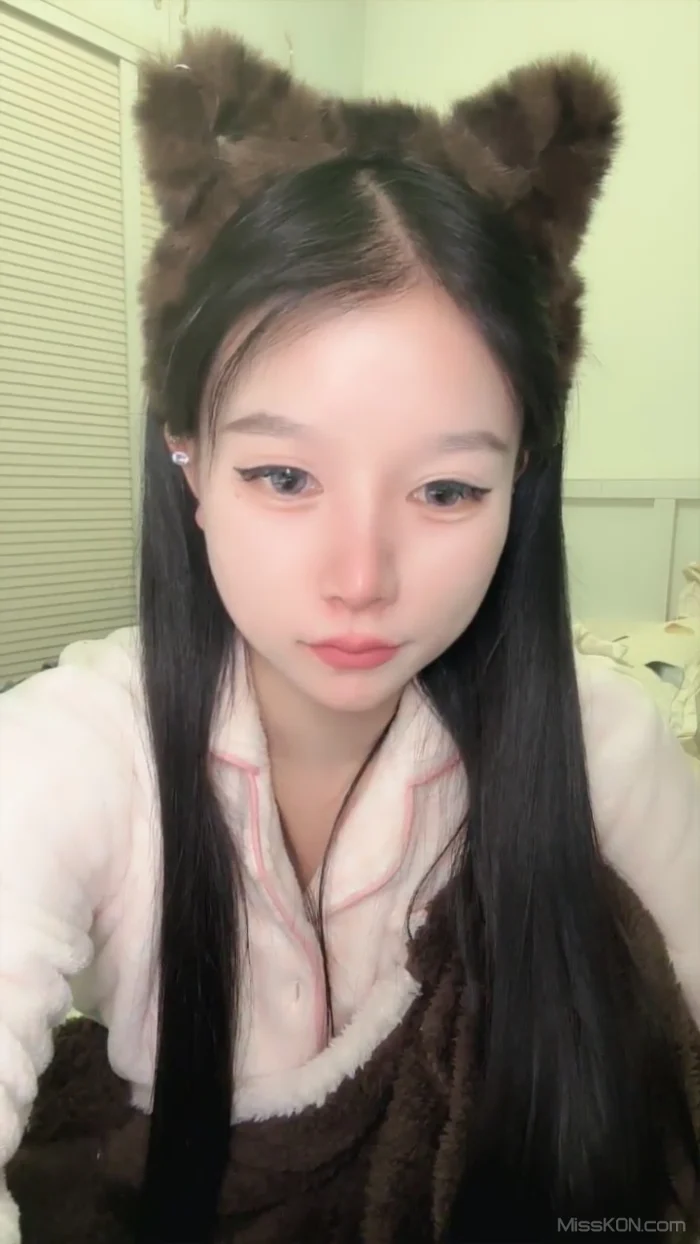 么凹新人猫: 校花级女神 真的好漂亮 无套实战 4 么凹新人猫: 校花级女神 真的好漂亮 无套实战