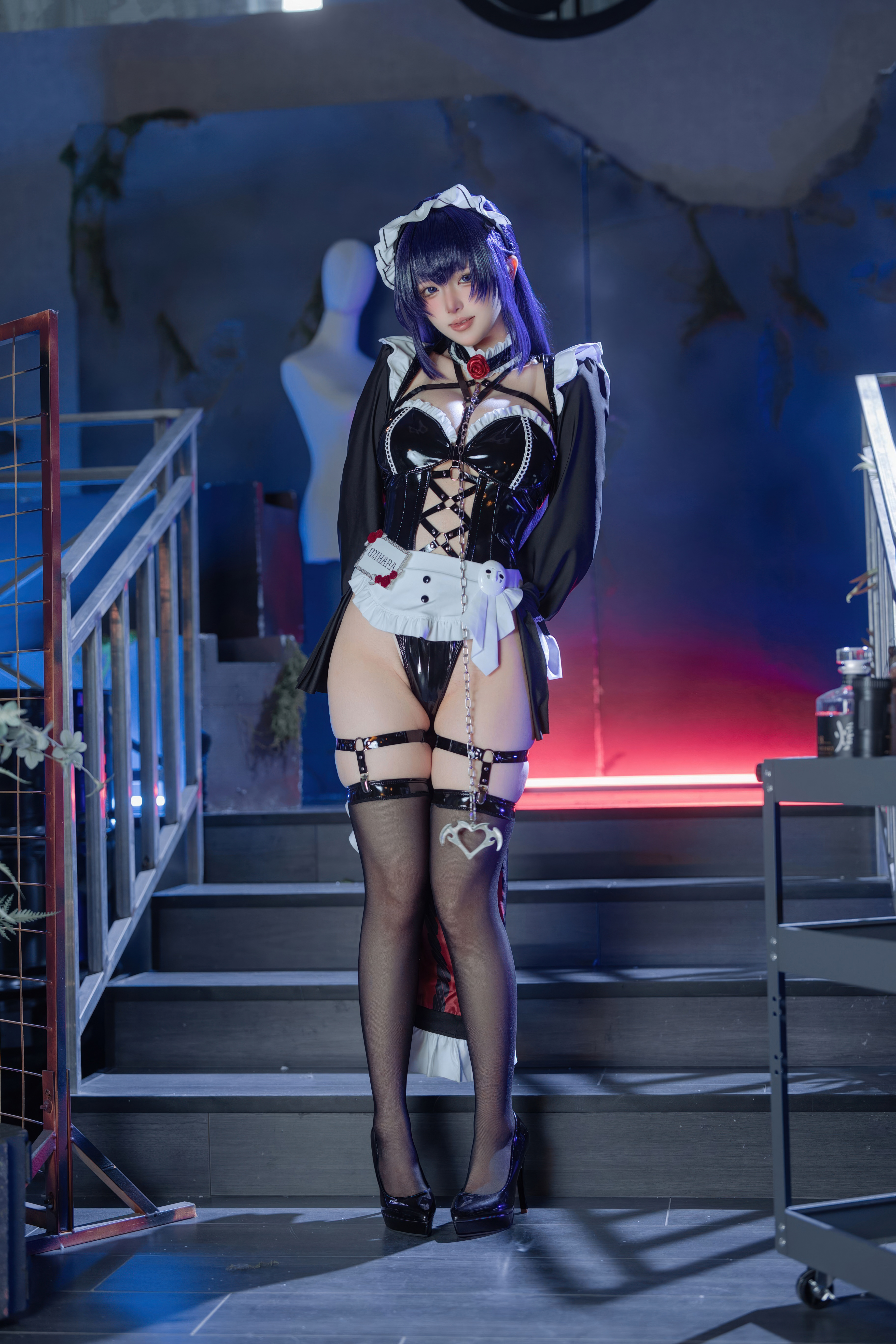 [Cosplay] 屿鱼 Nikke胜利女神 米哈拉·咖啡女仆