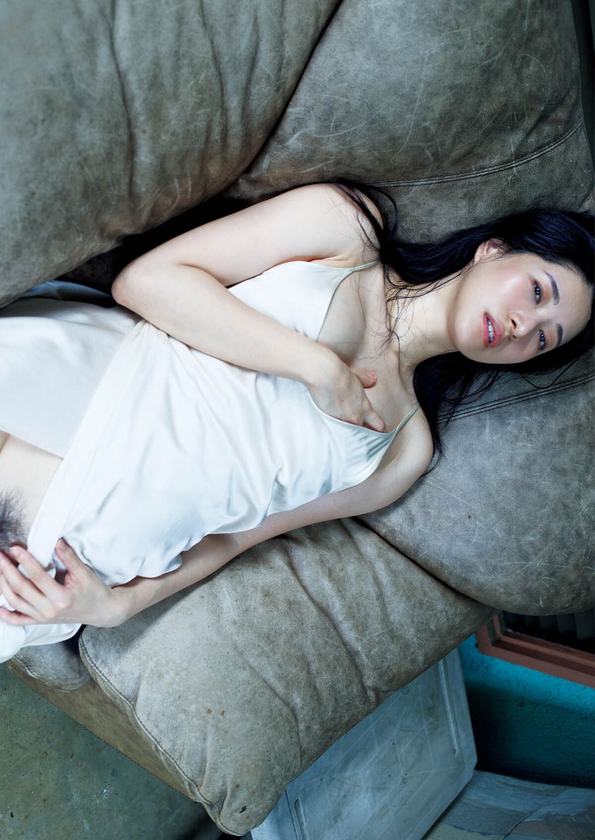 Someya Yuka 染谷有香 - ヌード写真集 赤いアルバム 2015-2025 Part02
