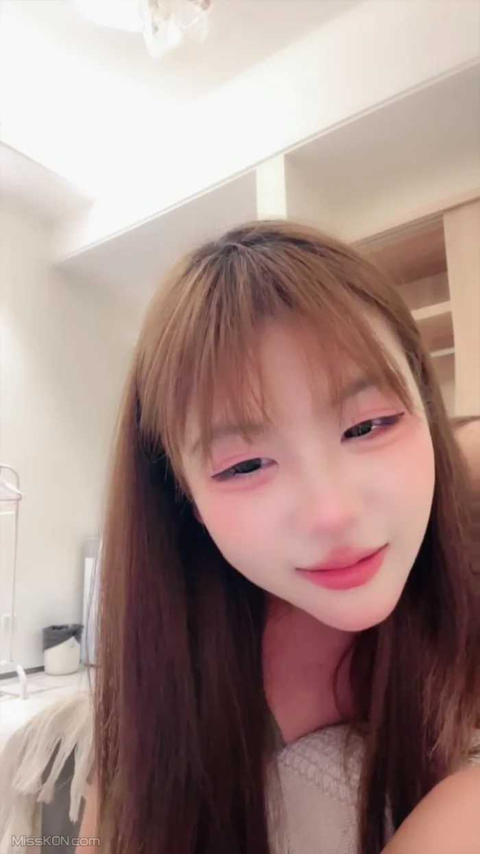 [OtherXXX] 芭比： 极品校花 酒店约网友无套大秀