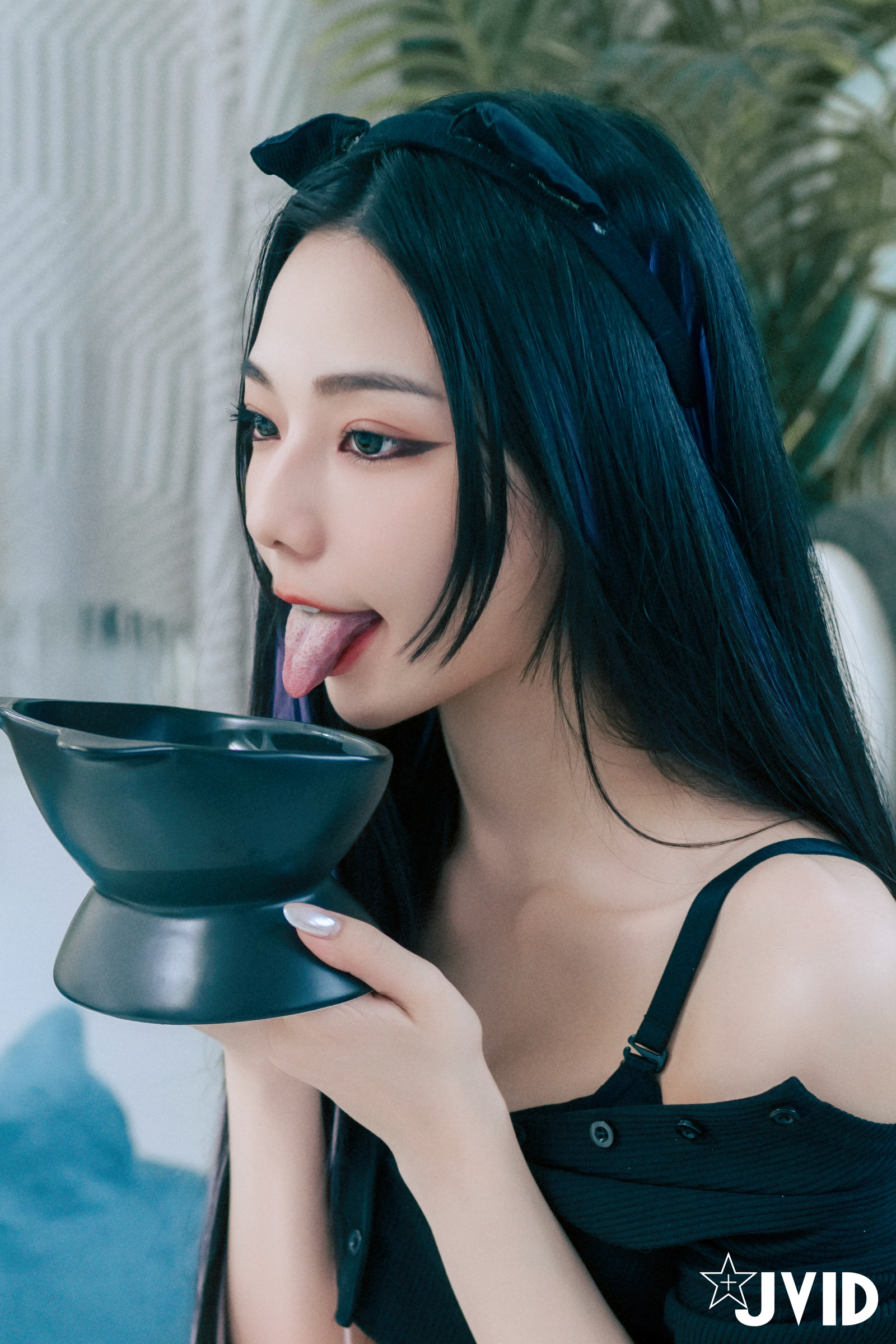 [JVID] 啾啾 – 牛奶成功收編冶豔的黑貓娘
