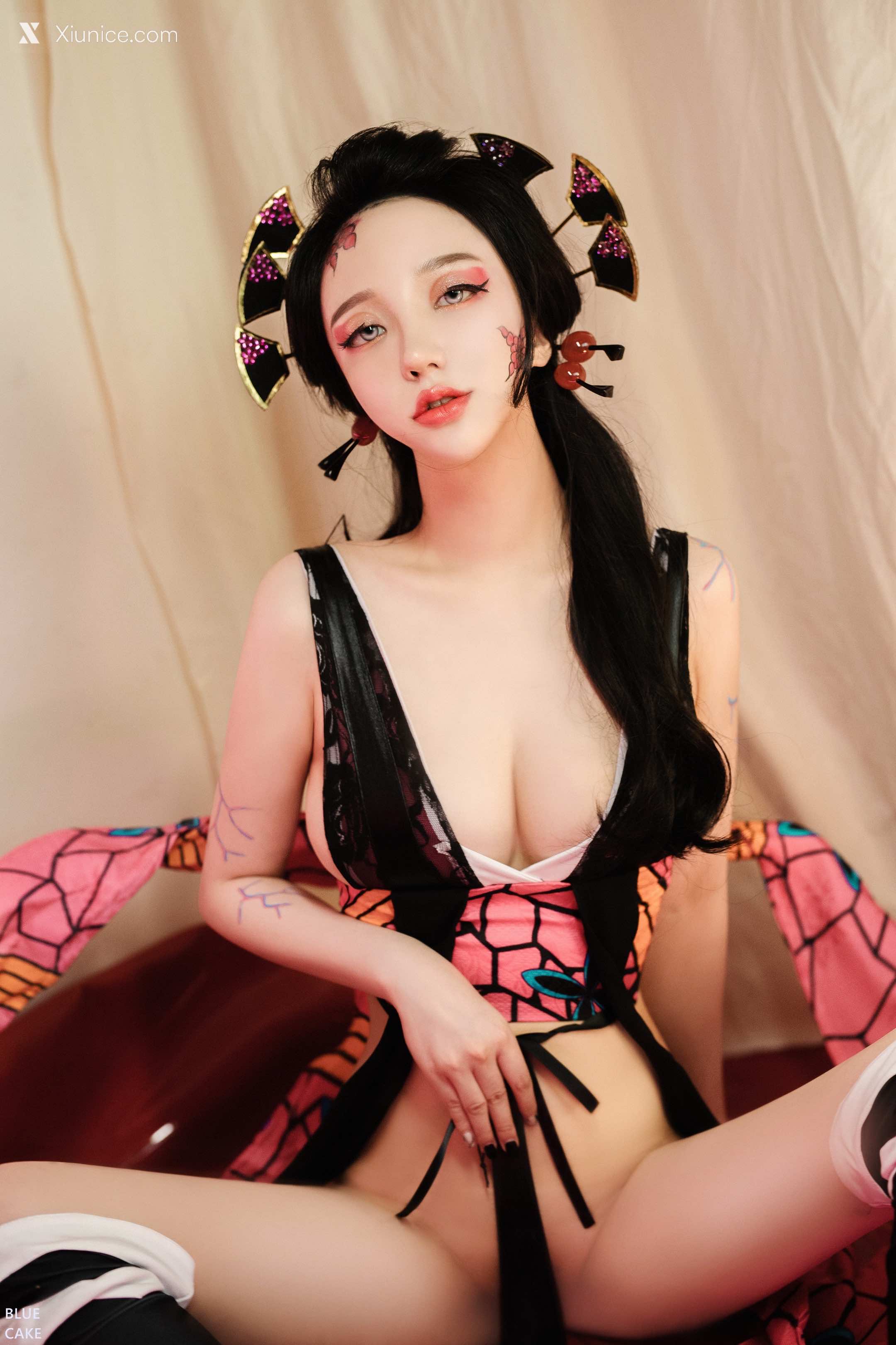 BLUECAKE Son Ye-Eun (손예은) – RED ONI 4K
