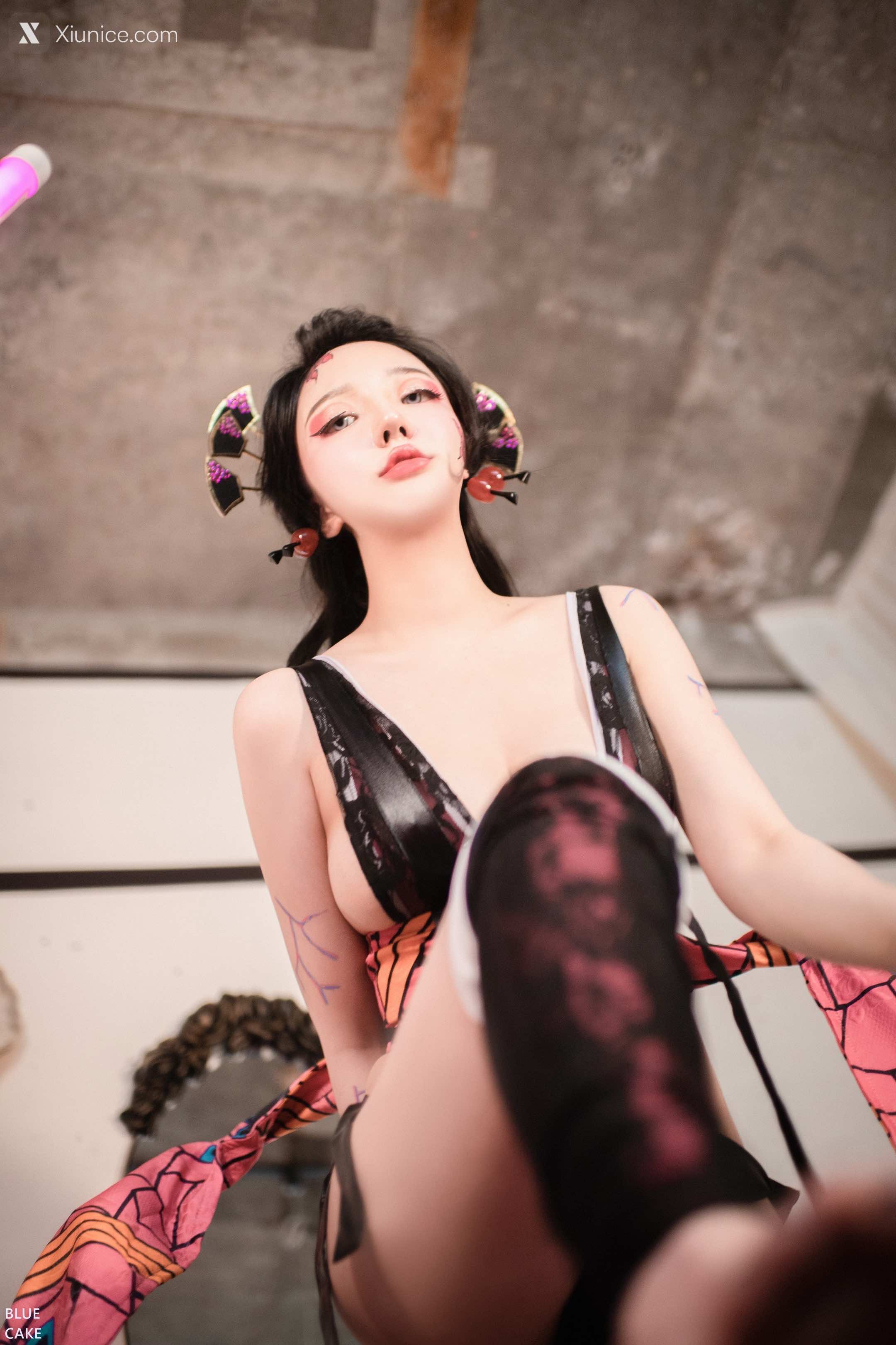 BLUECAKE Son Ye-Eun (손예은) – RED ONI 4K