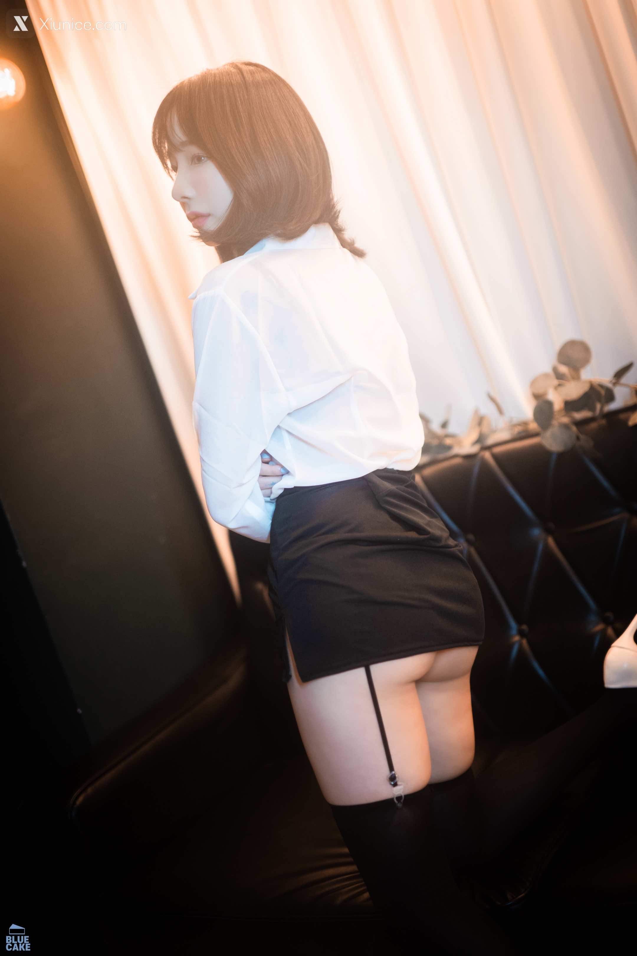 BLUECAKE Yeji (예지) – Cat Play 4K