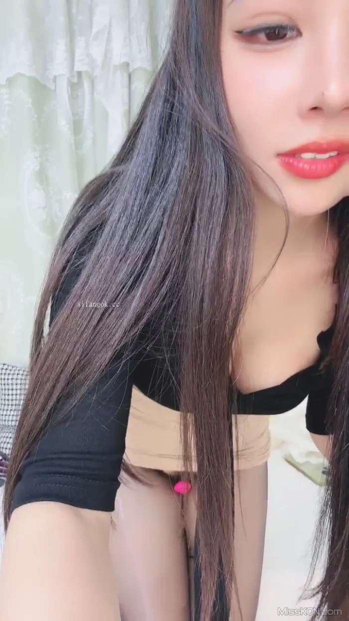 晓白： G乳御姐下海 黑丝高跟诱惑迷人