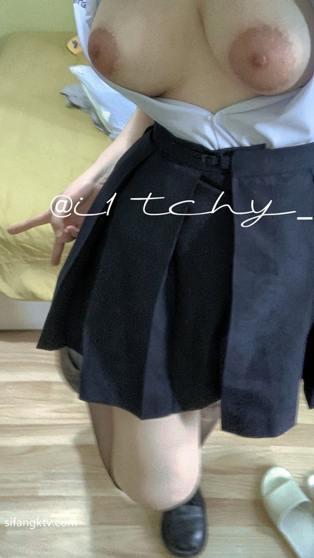 [OtherXXX] itchy： 巨乳蜂腰肥臀 魔鬼身材 私拍福利