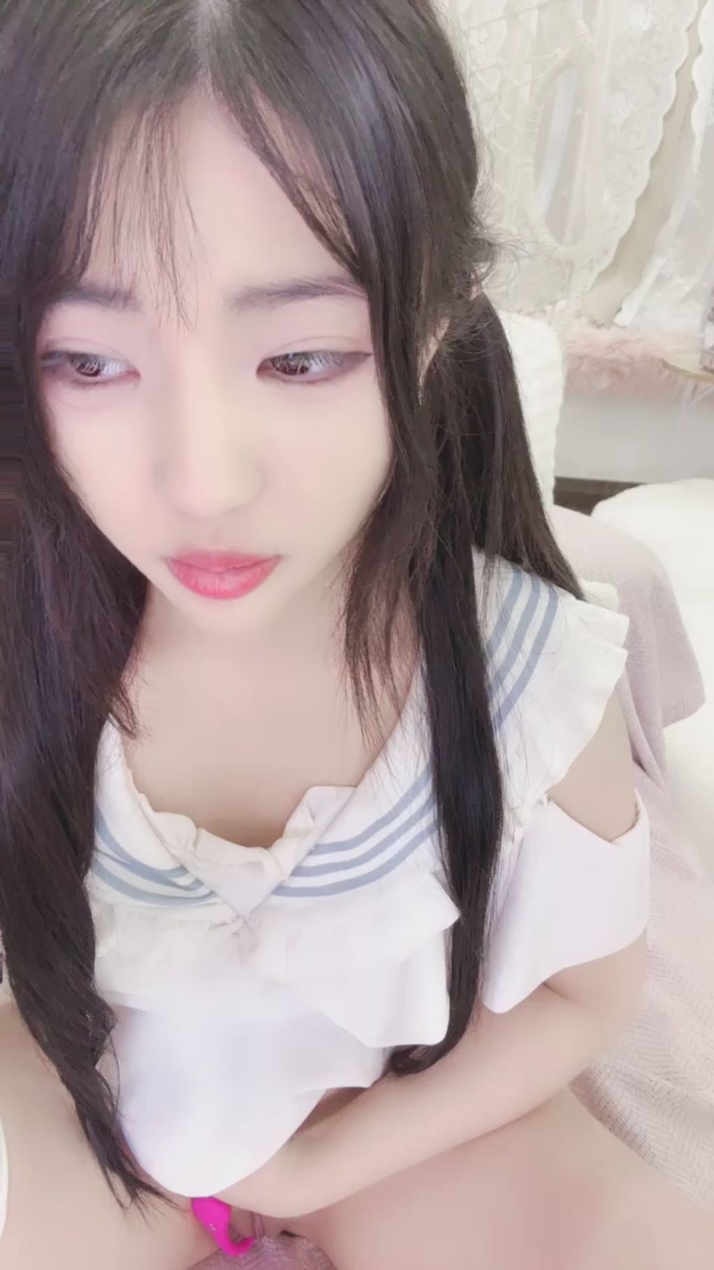 呆呆小乖： 新人尤物校花下海 健身瑜伽 脱光特写