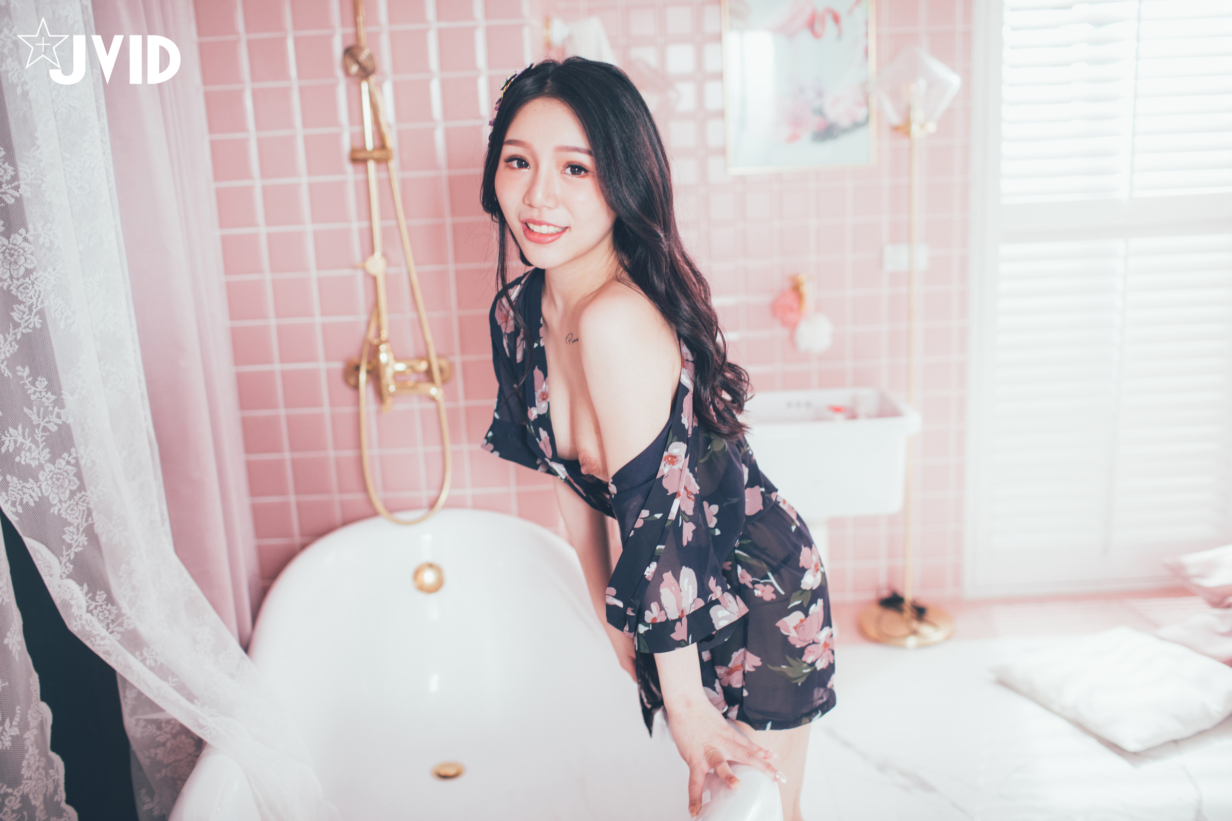 [JVID] 梵梵 – 天然美女梵梵 美麗無邪的笑容甜翻你的心