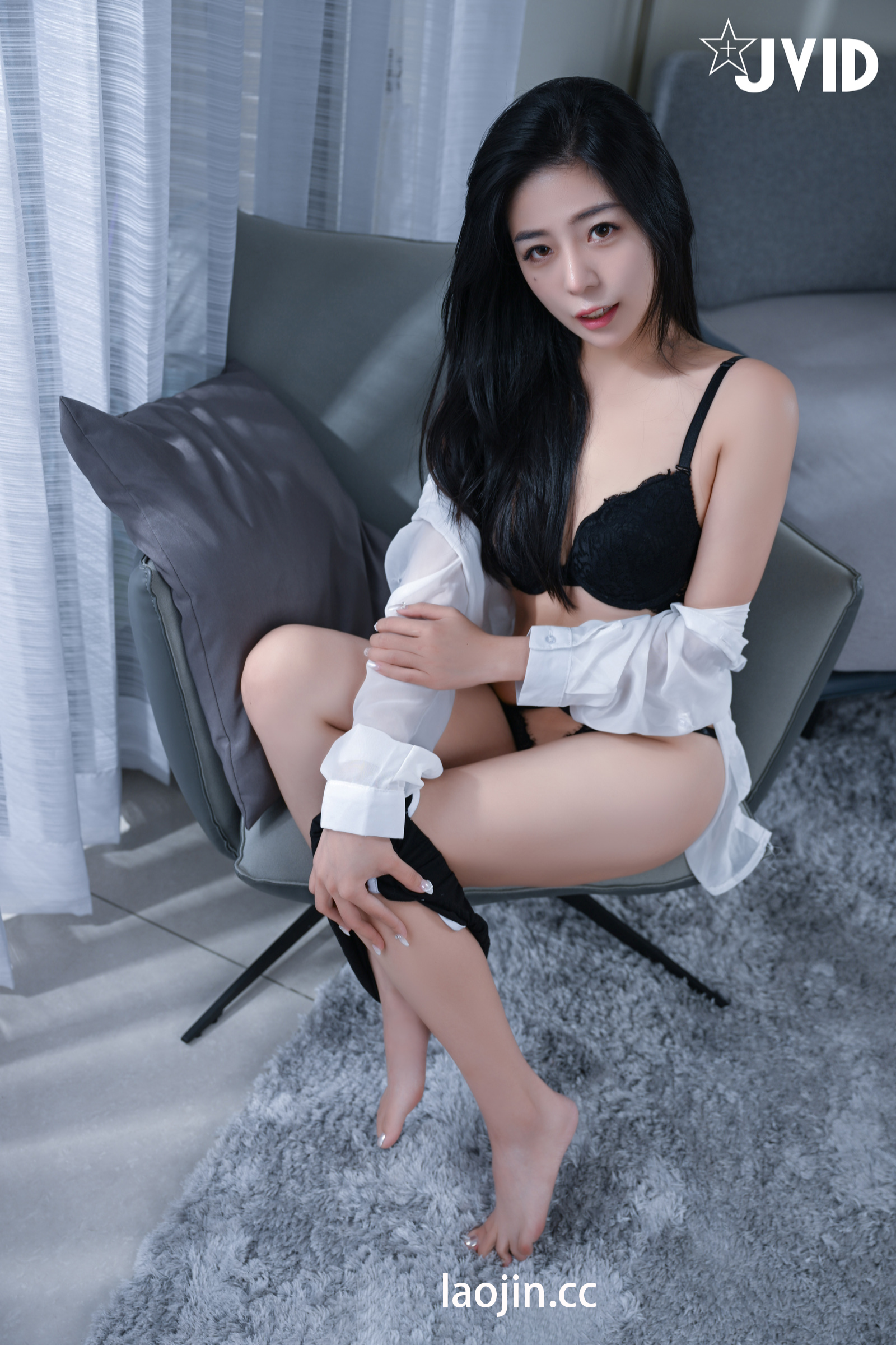 [JVID] 宋雨川 – 新到女同事上班第一天前先到我家裡作個拜訪