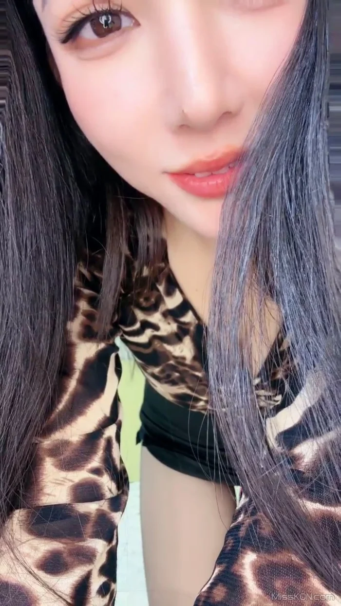 晓白： G乳御姐下海 黑丝高跟诱惑迷人