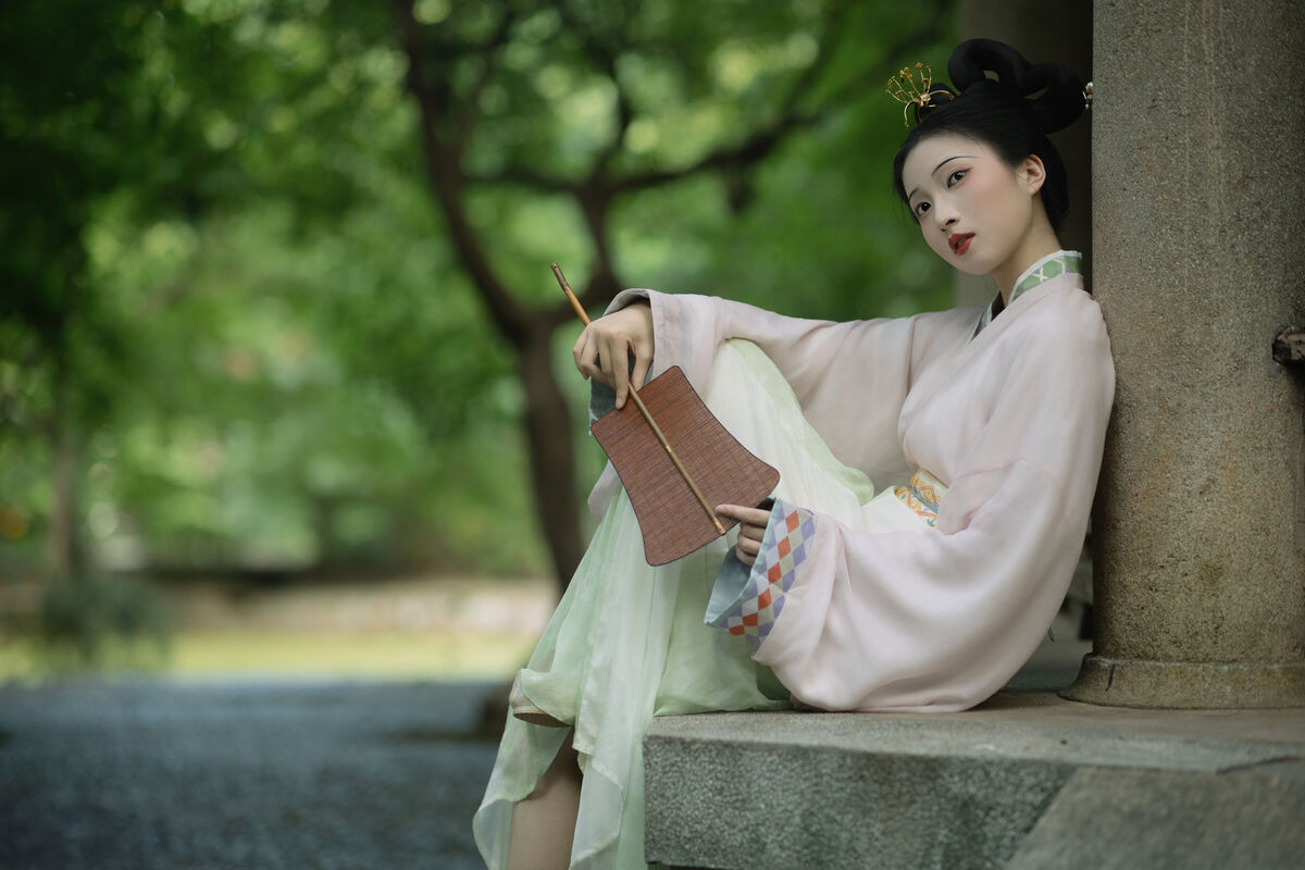 YiTuYu艺图语 Vol.10483 Qi E Rong Rong