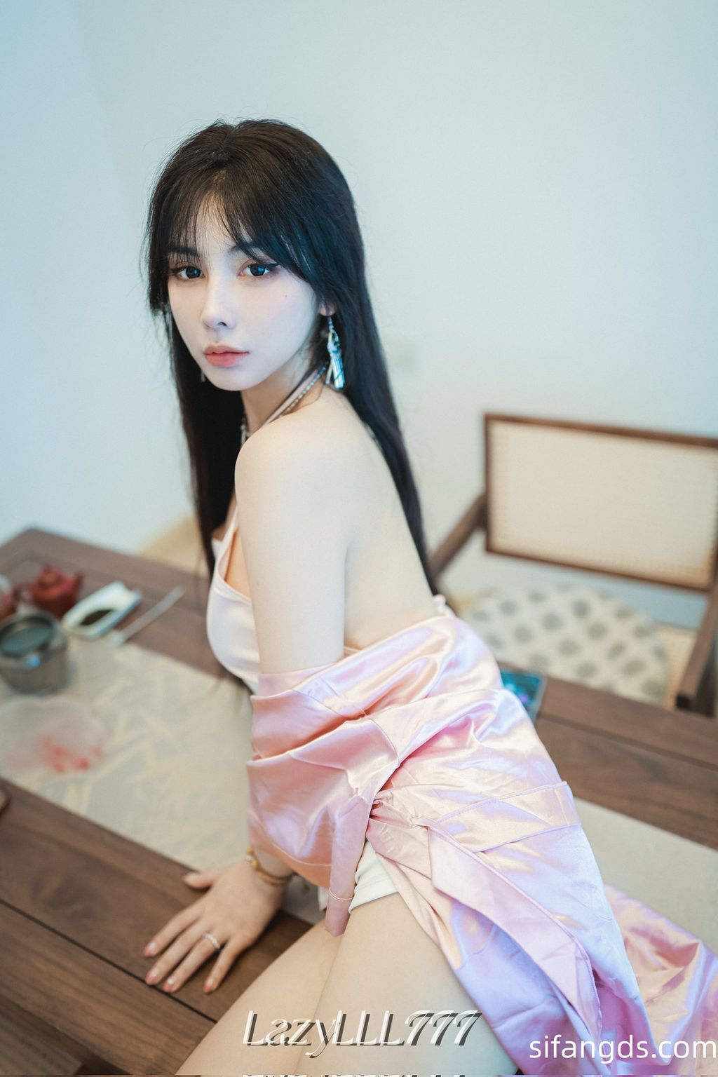 [OtherXXX] LazyLLL777(阿七)： 网红摄影师 全尺度唯美私拍