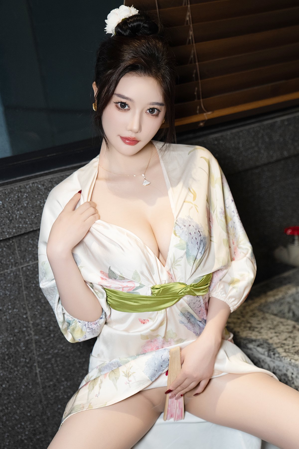 内购无水印 Yang Chen Chen 杨晨晨Yome – 秀人网模特 红色情趣 Part01