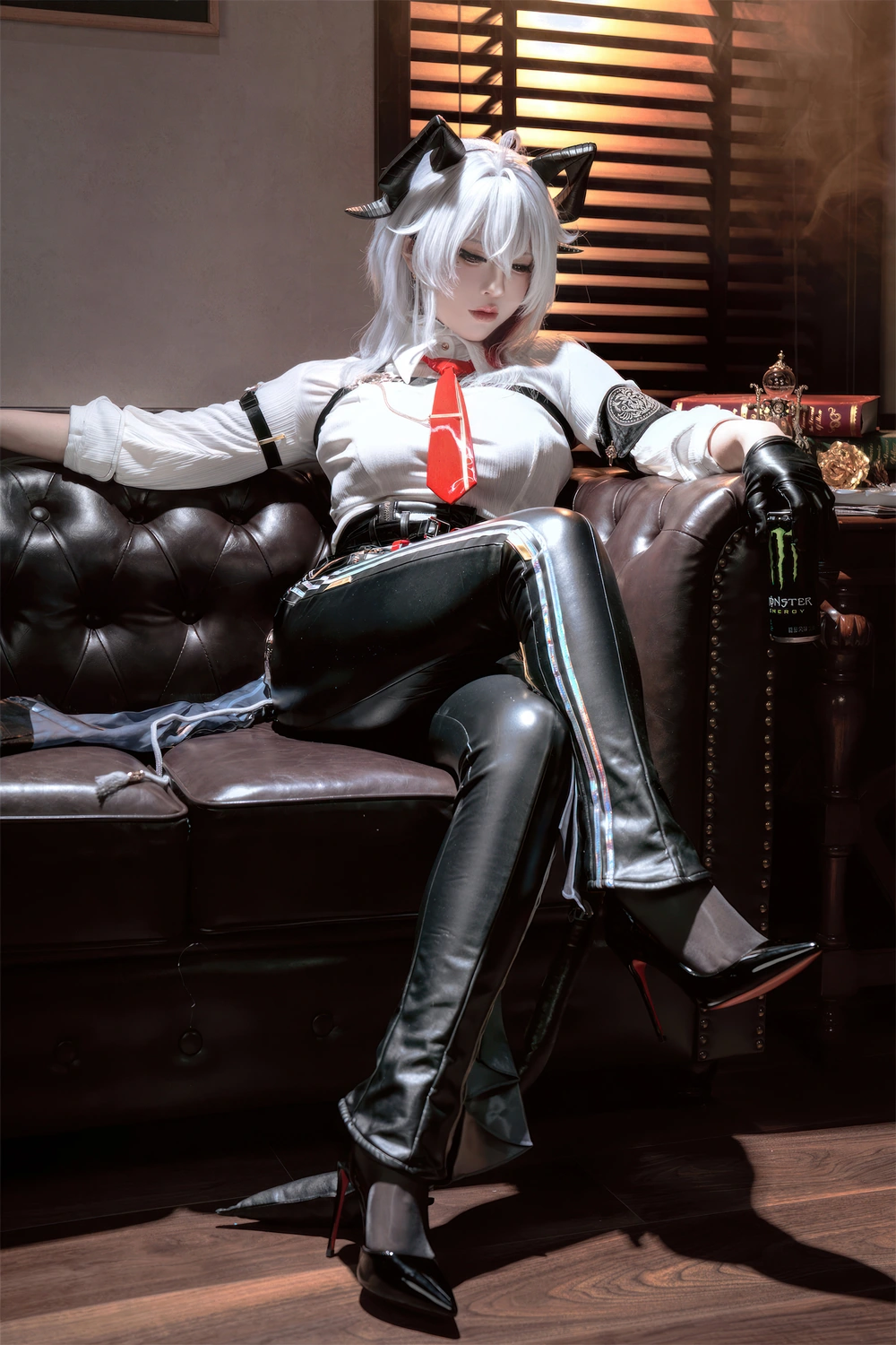 Cosplay 半半子Banbanko – 鸣潮 赞妮