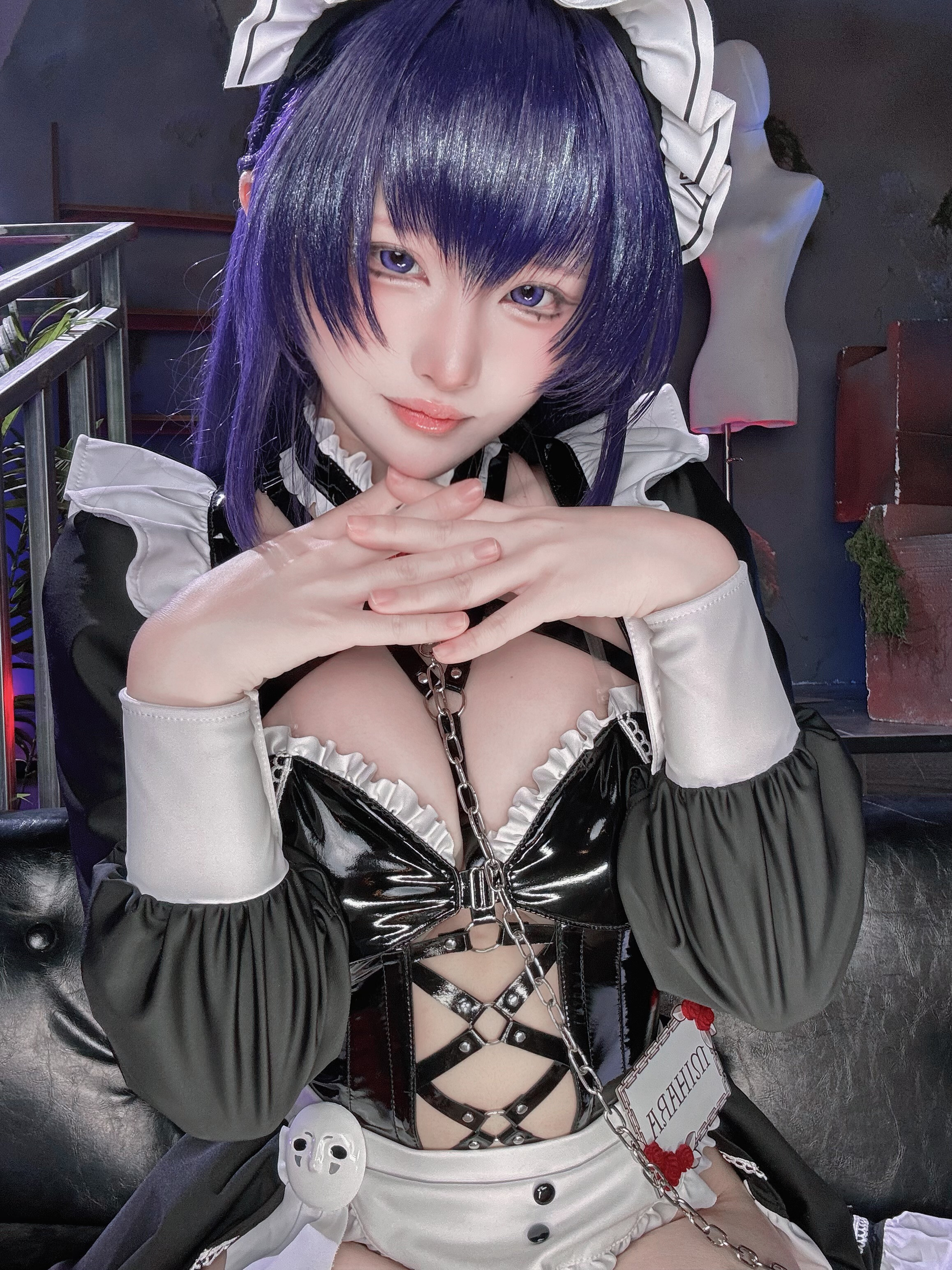 [Cosplay] 屿鱼 Nikke胜利女神 米哈拉·咖啡女仆