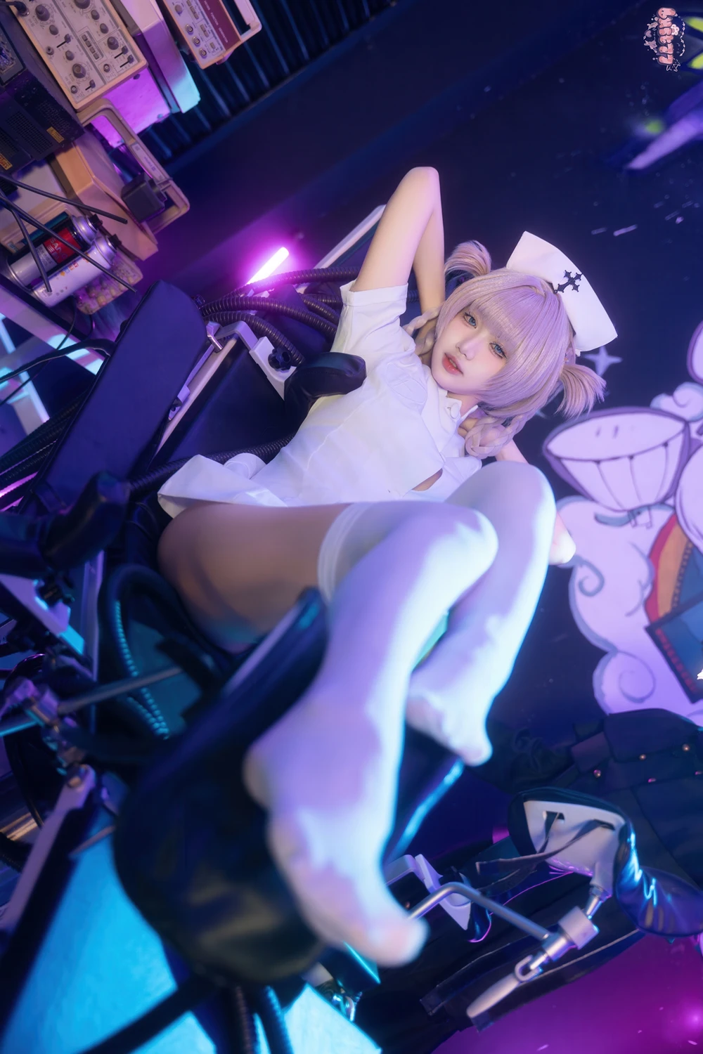 Cosplay 柒柒要乖哦 – 彻夜之歌 护士服小荠
