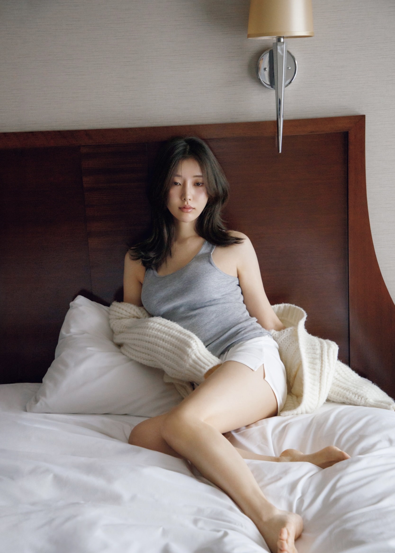[Photobook] 志崎樺音1st写真集 unplugged