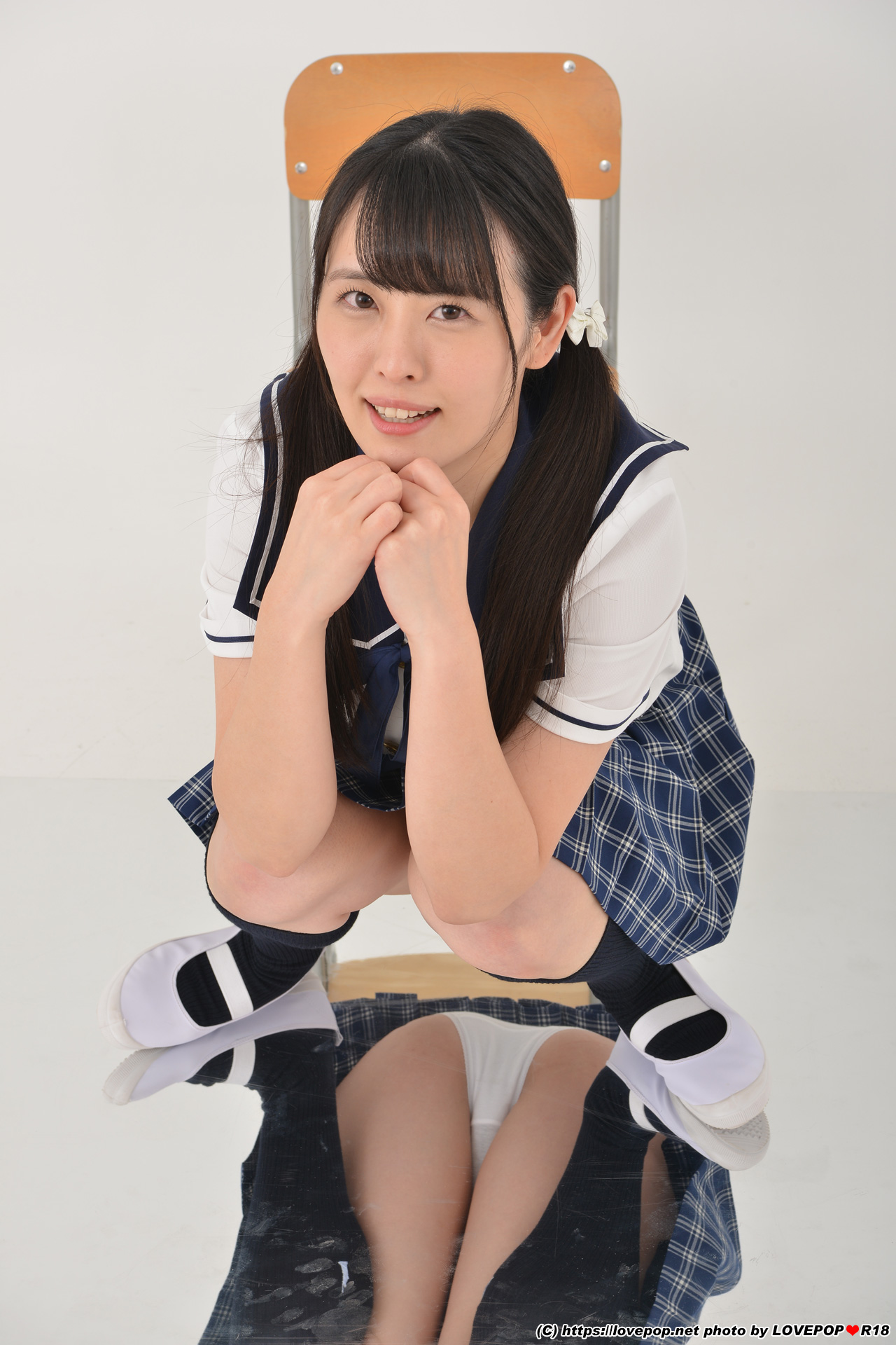[Lovepop] Akari Aizawa 愛沢あかり - No.L-0697 Photoset #003 School Uniform (Sailor)